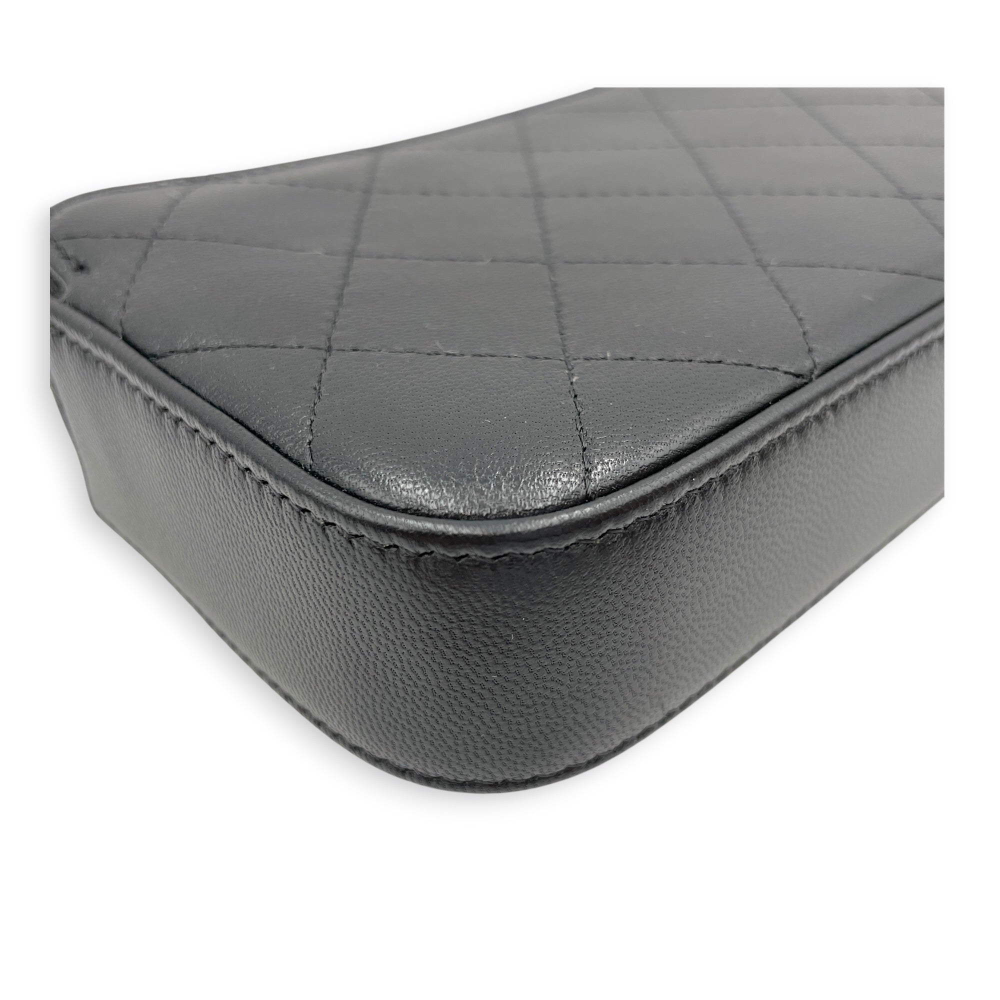 Chic Pearls Black Wallet On Chain in Goat Leather Gold hardware