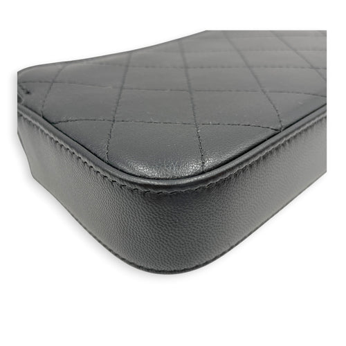Chic Pearls Black Wallet On Chain in Goat Leather Gold hardware