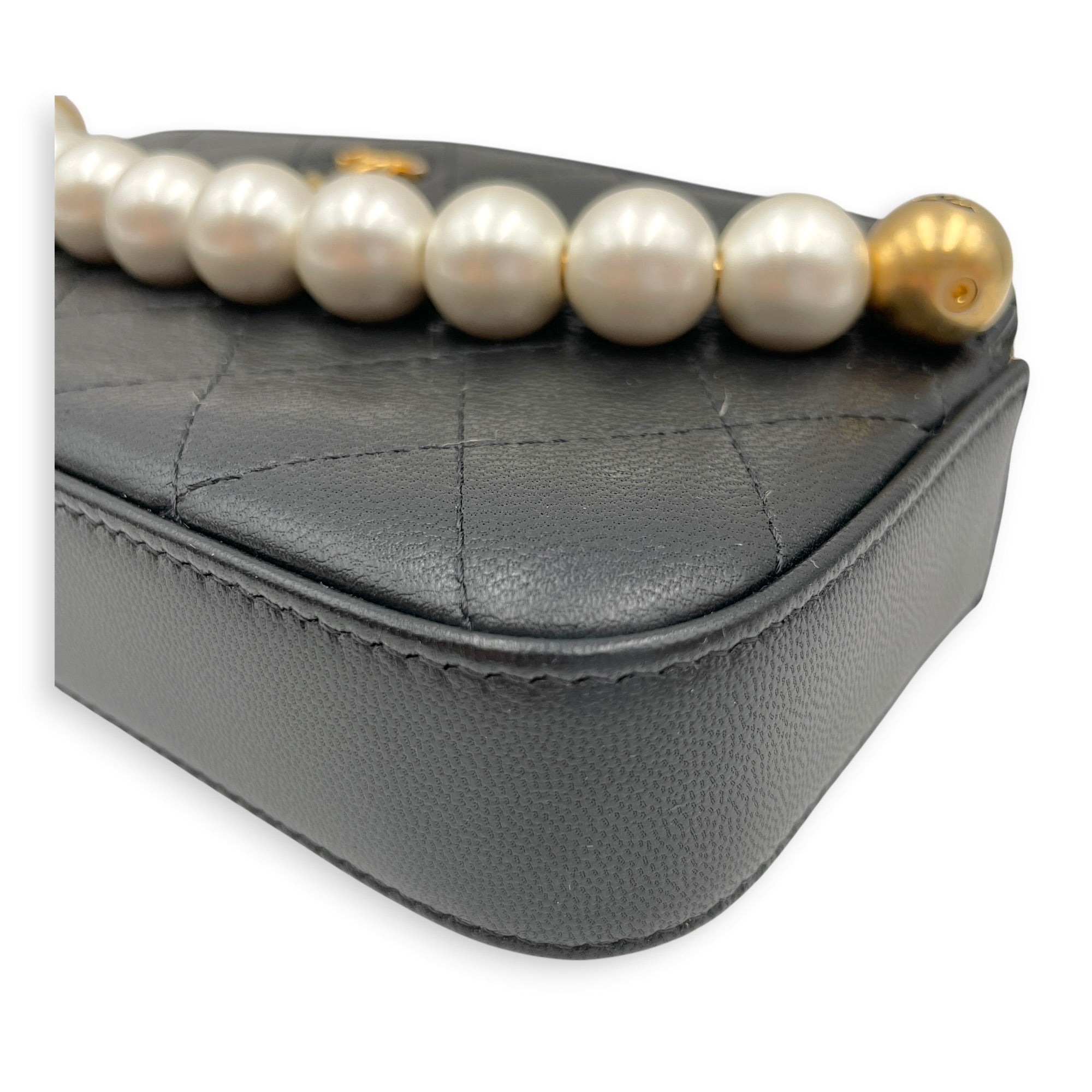 Chic Pearls Black Wallet On Chain in Goat Leather Gold hardware