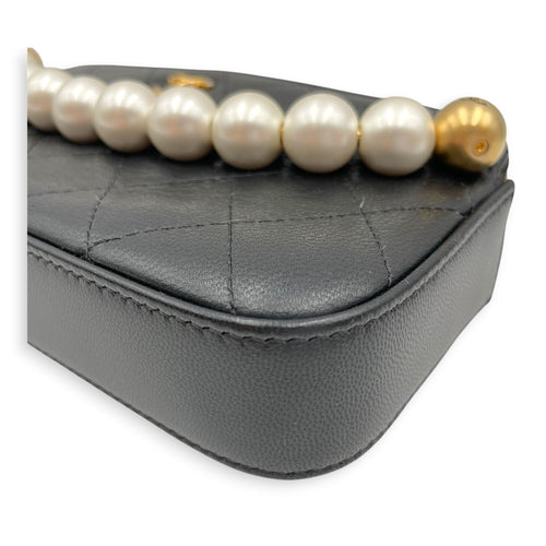 Chic Pearls Black Wallet On Chain in Goat Leather Gold hardware