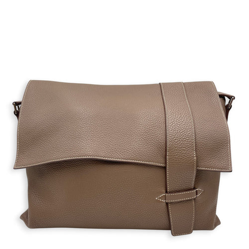 Alfred Messenger Bag 35 Etoupe in Clemence CL2605-21355 1