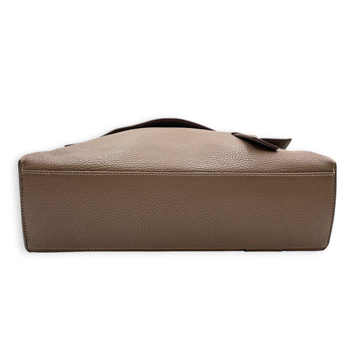 Alfred Messenger Bag 35 Etoupe in Clemence CL2605-21355 5