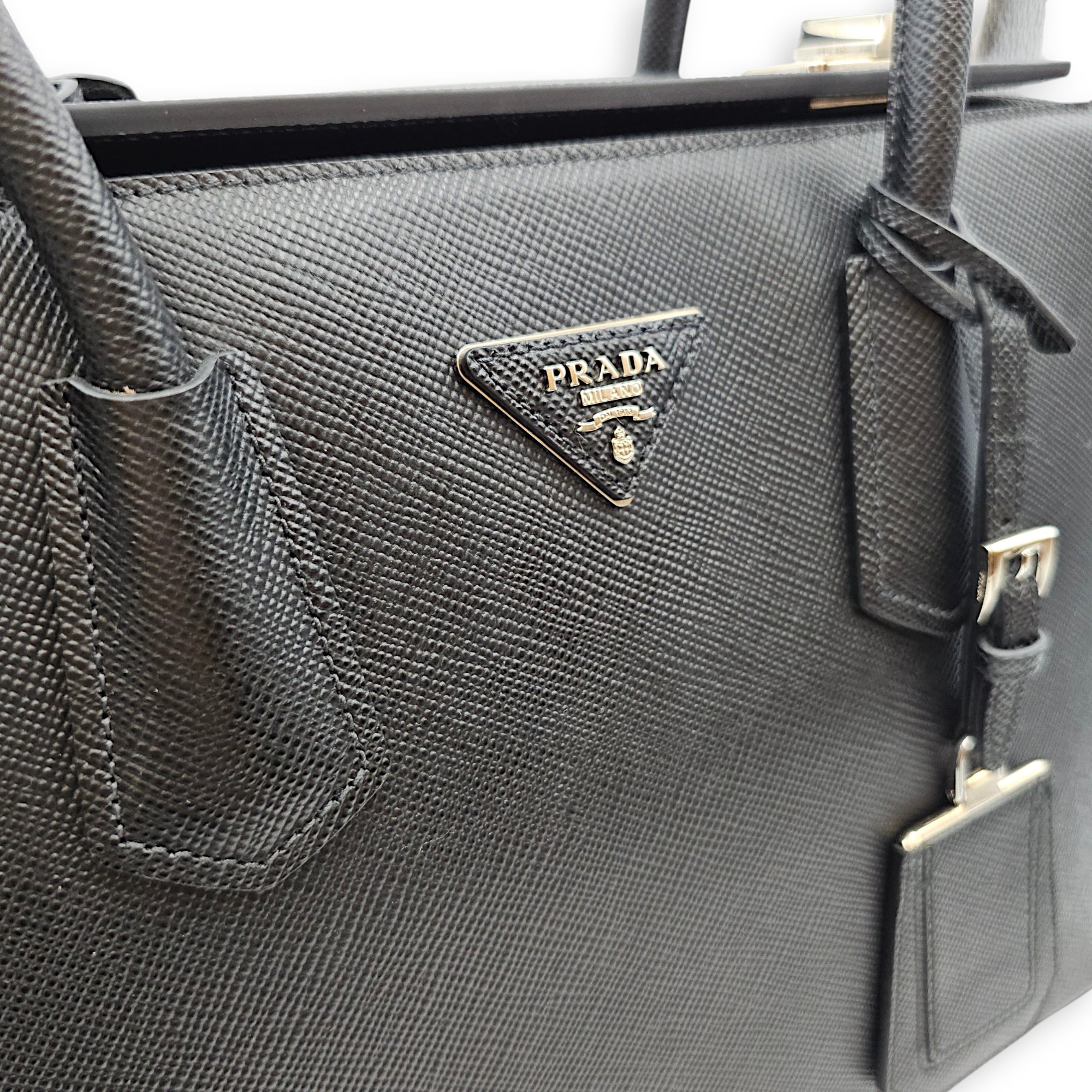 Twist Galleria 34 Black Shoulder Bag in Saffiano Leather Silver hardware