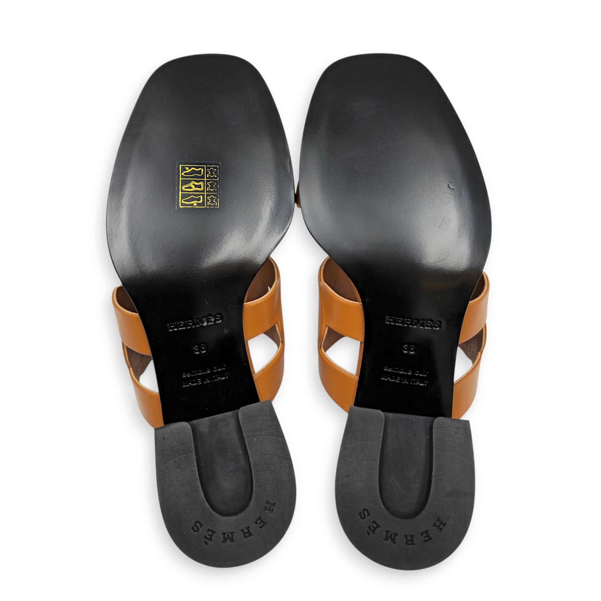Grace Sandal. Sz: 38 Naturel Sandals in Calfskin