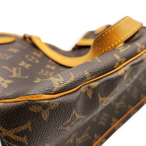 Batignolles Horizontal 39 Brown Shoulder Bag in Canvas Gold hardware