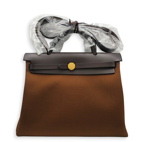 Herbag Alezan/Blue Outremer in Vache Hunter/Toile Gold hardware
