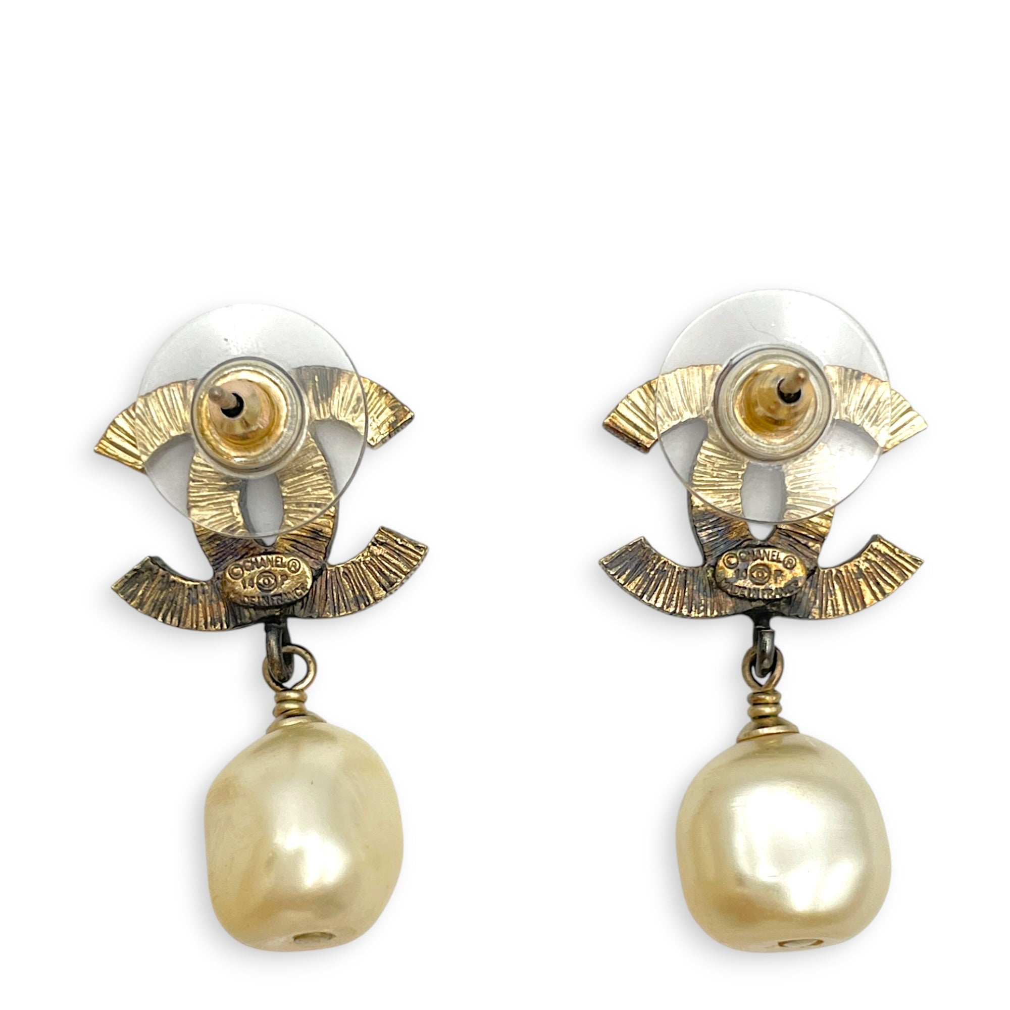 CC Dangling Earrings Black in Enamel and Pearl Gold hardware CL2605-21629 2