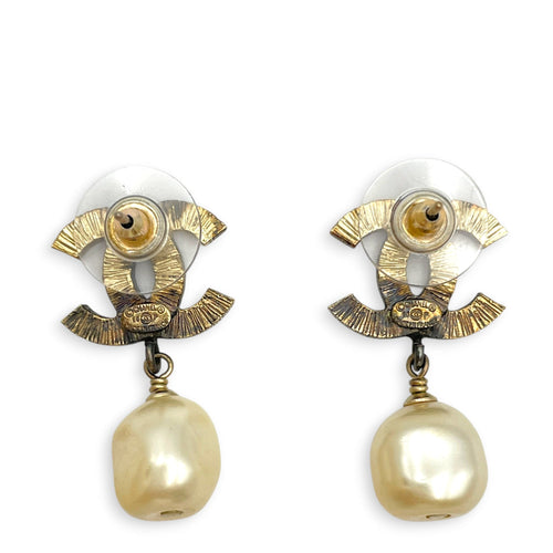 CC Dangling Earrings Black in Enamel and Pearl Gold hardware CL2605-21629 2