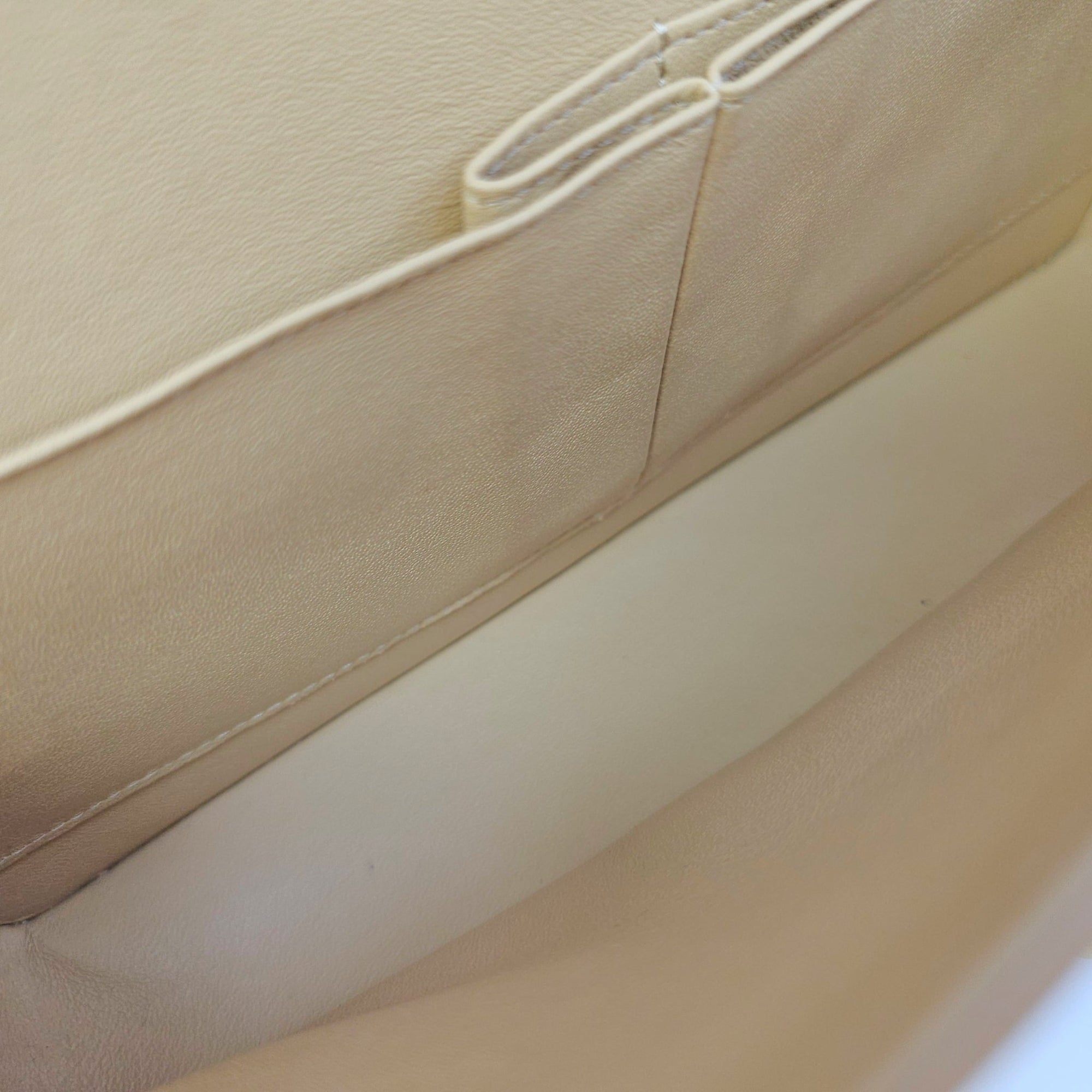 Classic Flap Medium Beige Shoulder Bag in Caviar Leather Gold hardware CL2606-21744 6
