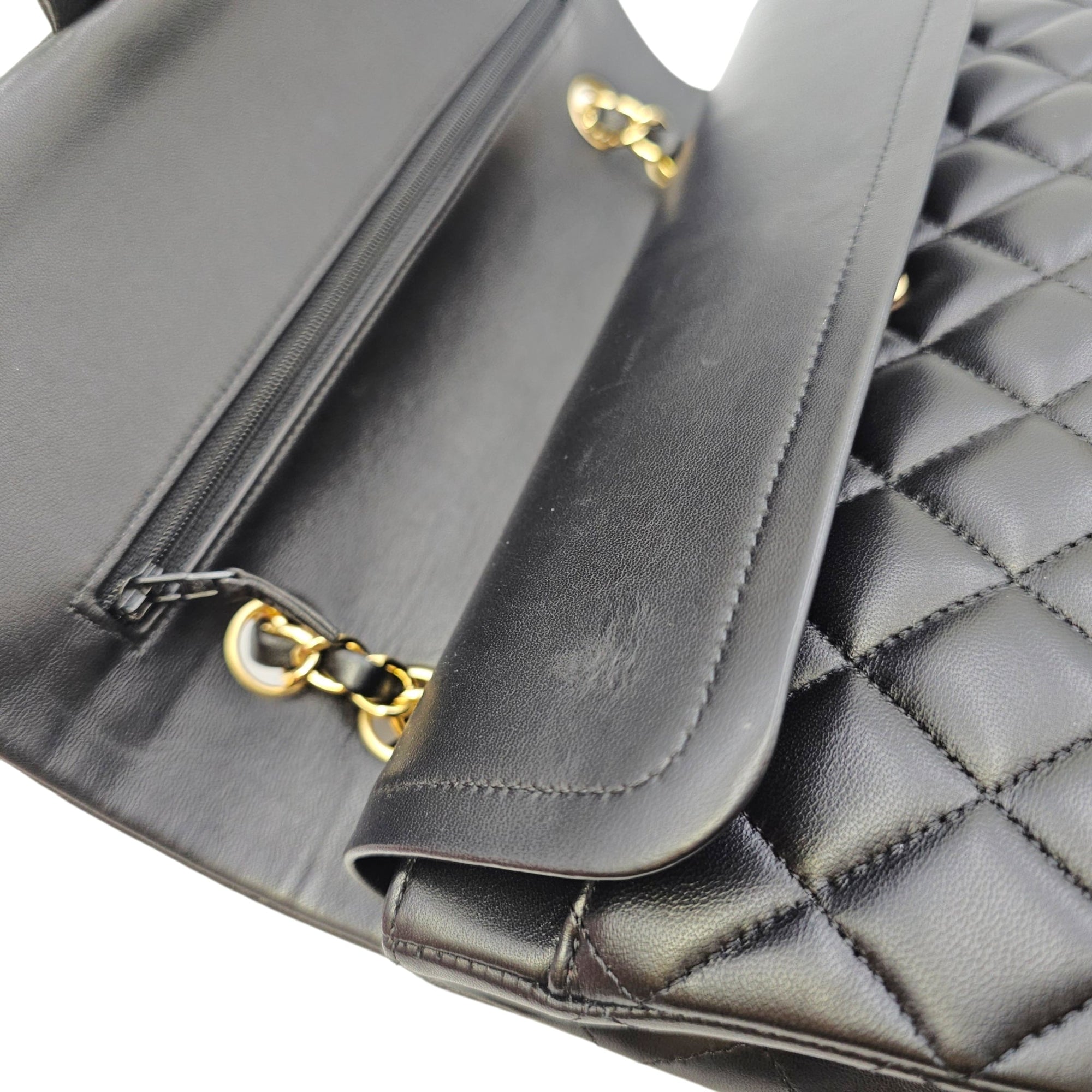 Classic Flap Medium Black Shoulder Bag in Lambskin Gold hardware CL2606-21751 14