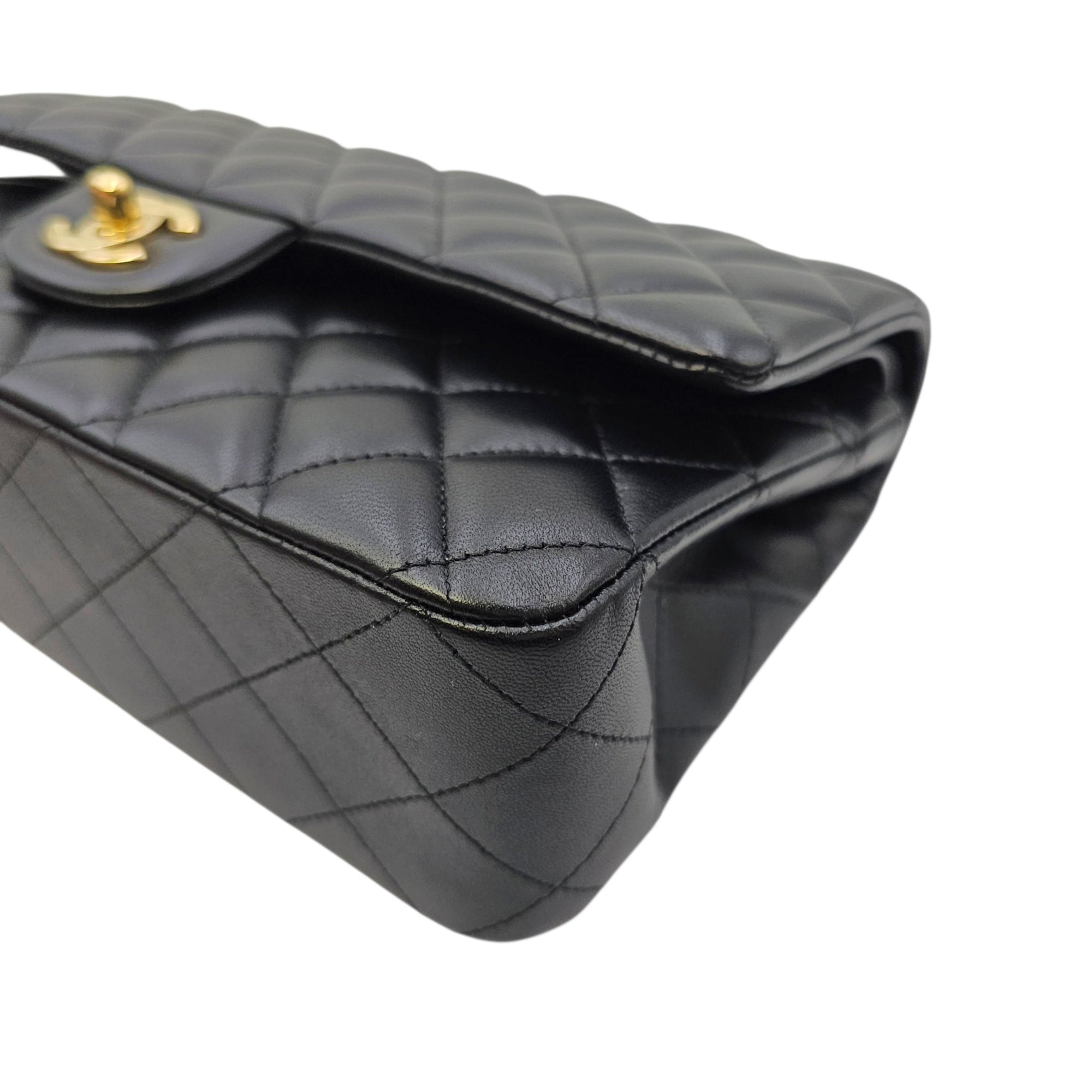 Classic Flap Medium Black Shoulder Bag in Lambskin Gold hardware CL2606-21751 8