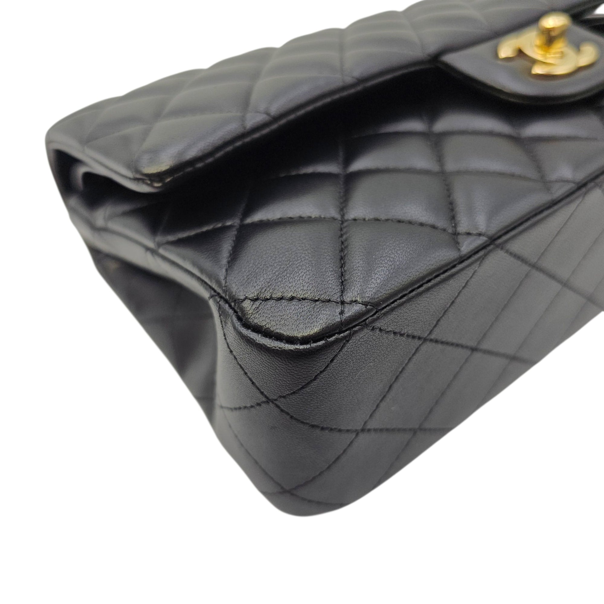 Classic Flap Medium Black Shoulder Bag in Lambskin Gold hardware CL2606-21751 9