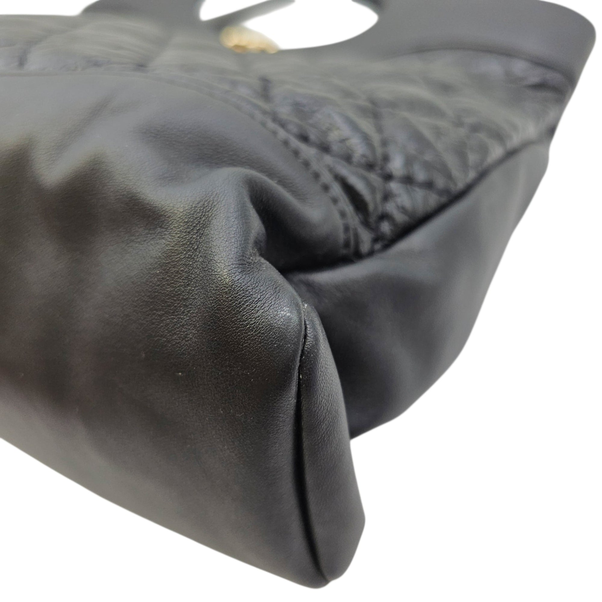 31 Shopping Tote 37 Black Top Handle Bag in Distressed Leather Gold hardware CL2606-21796 7