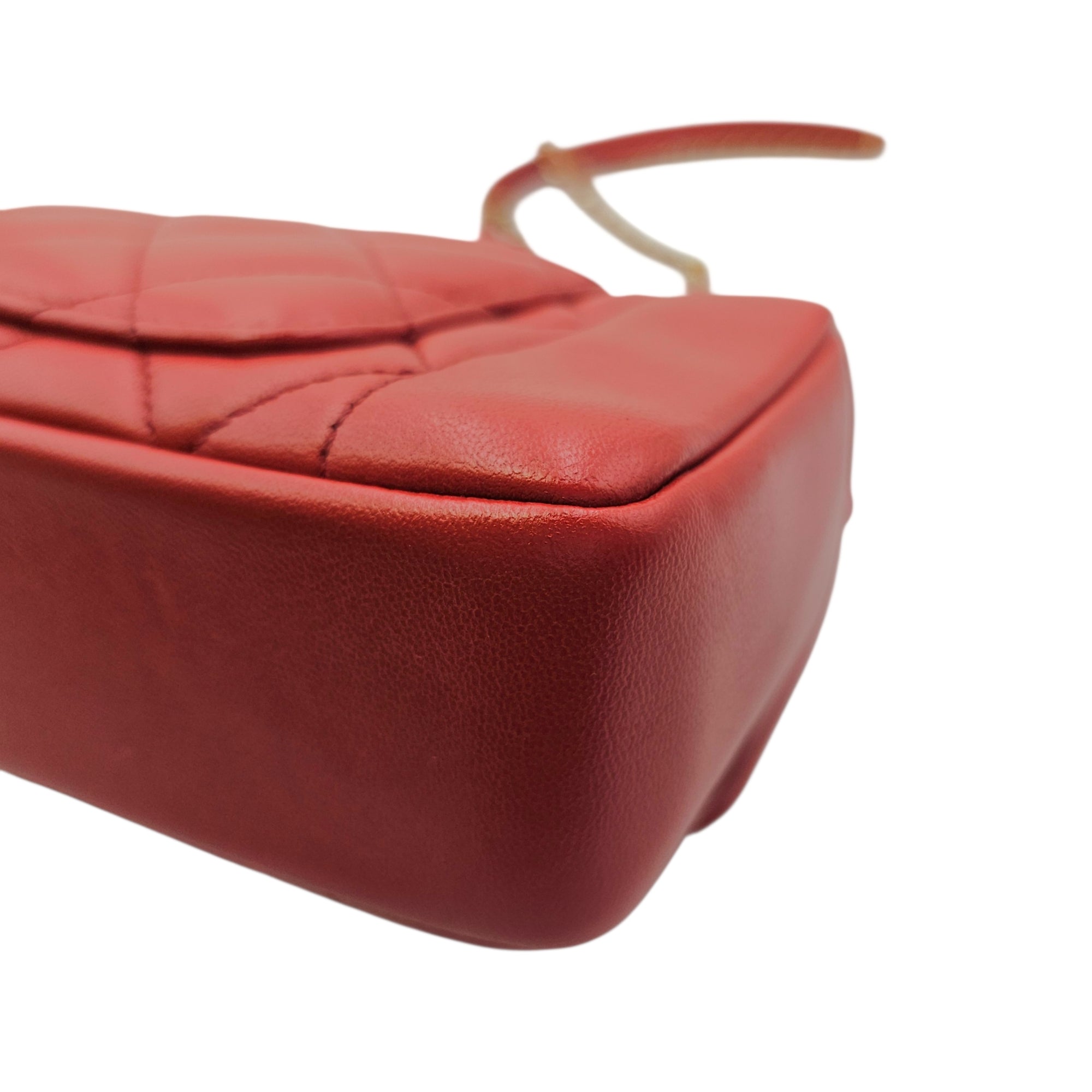 Diana Reissue Flap Size 22 cm Red Shoulder Bag in Calfskin Gold hardware