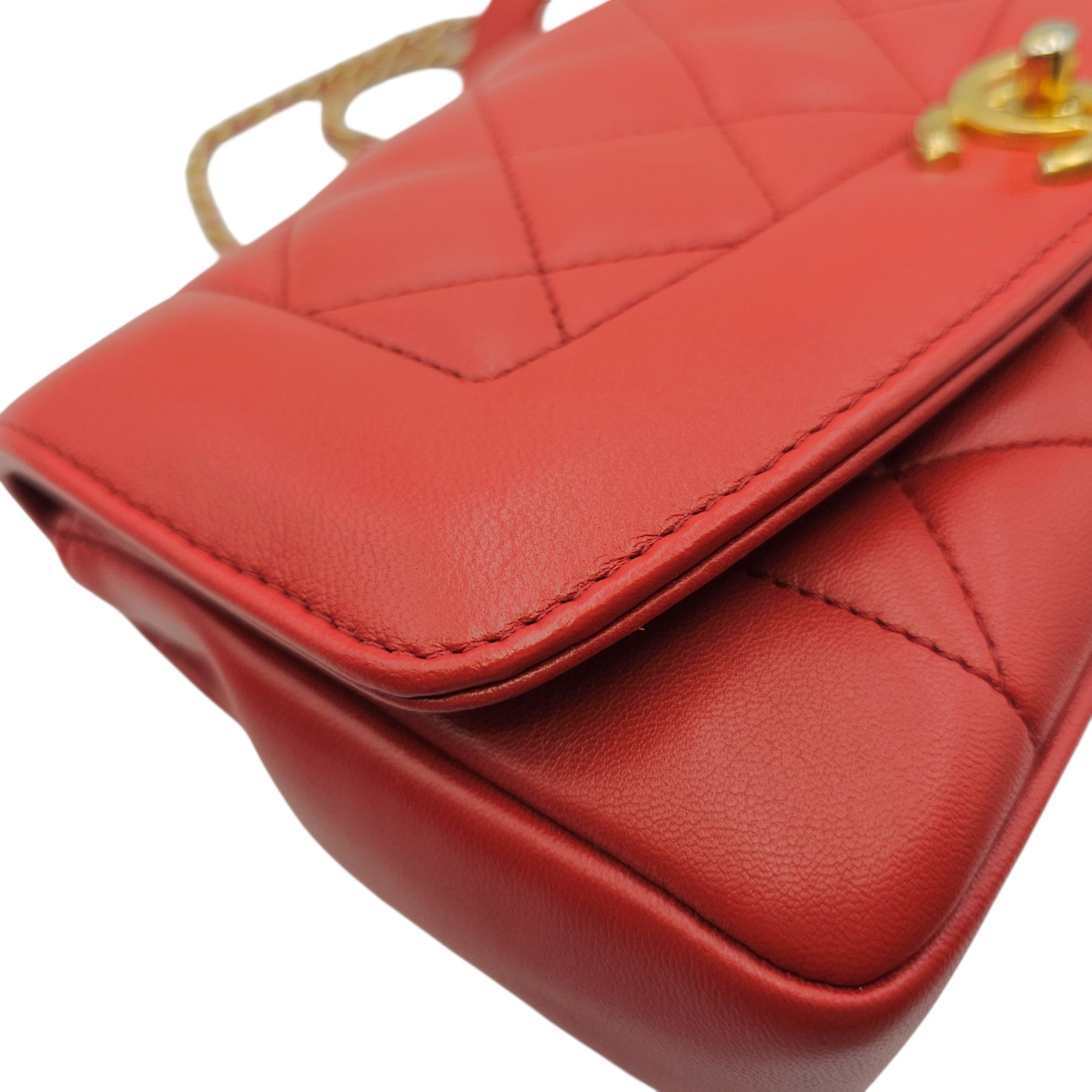 Diana Reissue Flap Size 22 cm Red Shoulder Bag in Calfskin Gold hardware