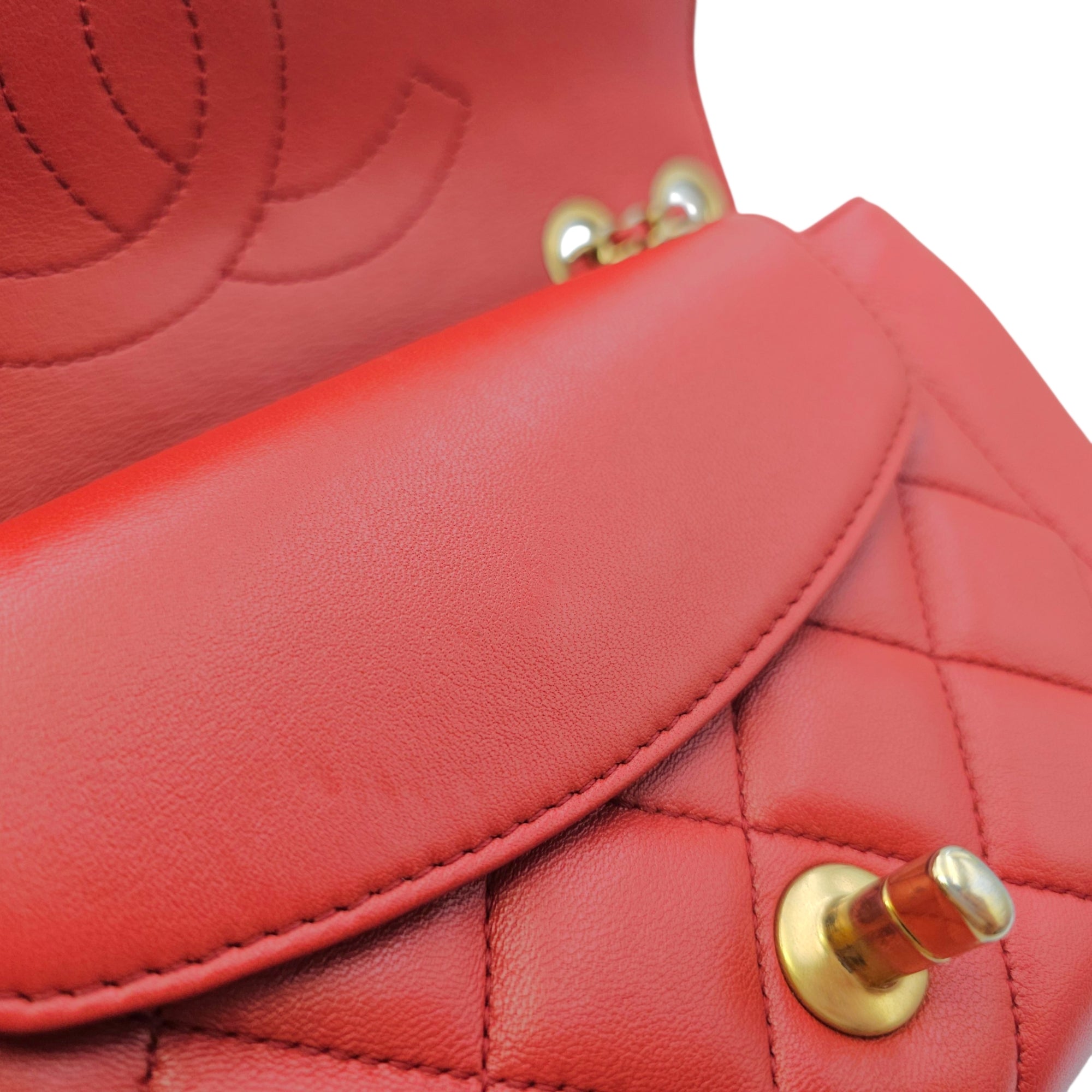 Diana Reissue Flap Size 22 cm Red Shoulder Bag in Calfskin Gold hardware