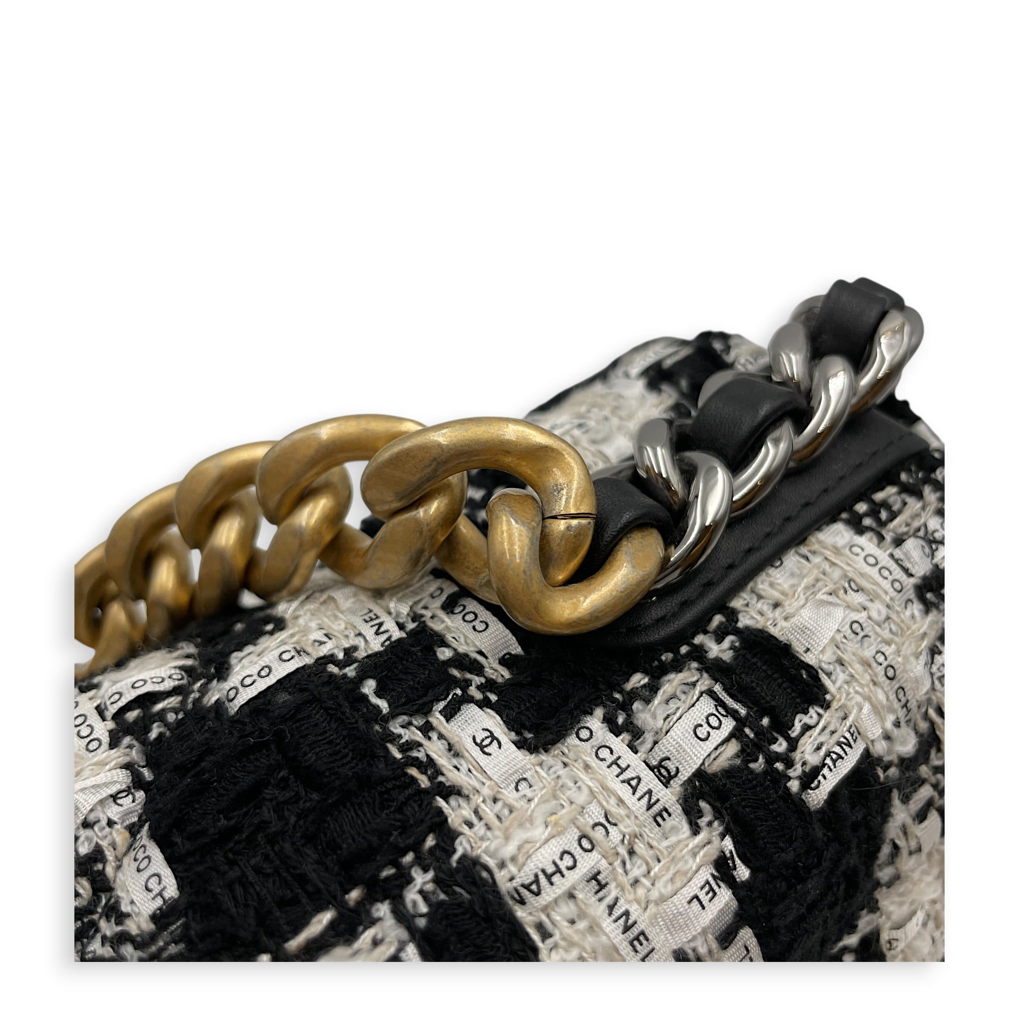 C19 Black Shoulder Bag in Tweed Mixed hardware CL2606-21845 15