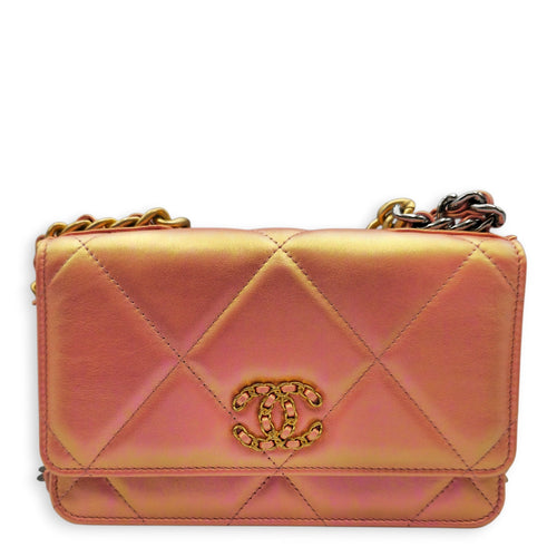 Wallet On Chain Iridescent Peach in Calfskin Mixed hardware CL2606-21899 1
