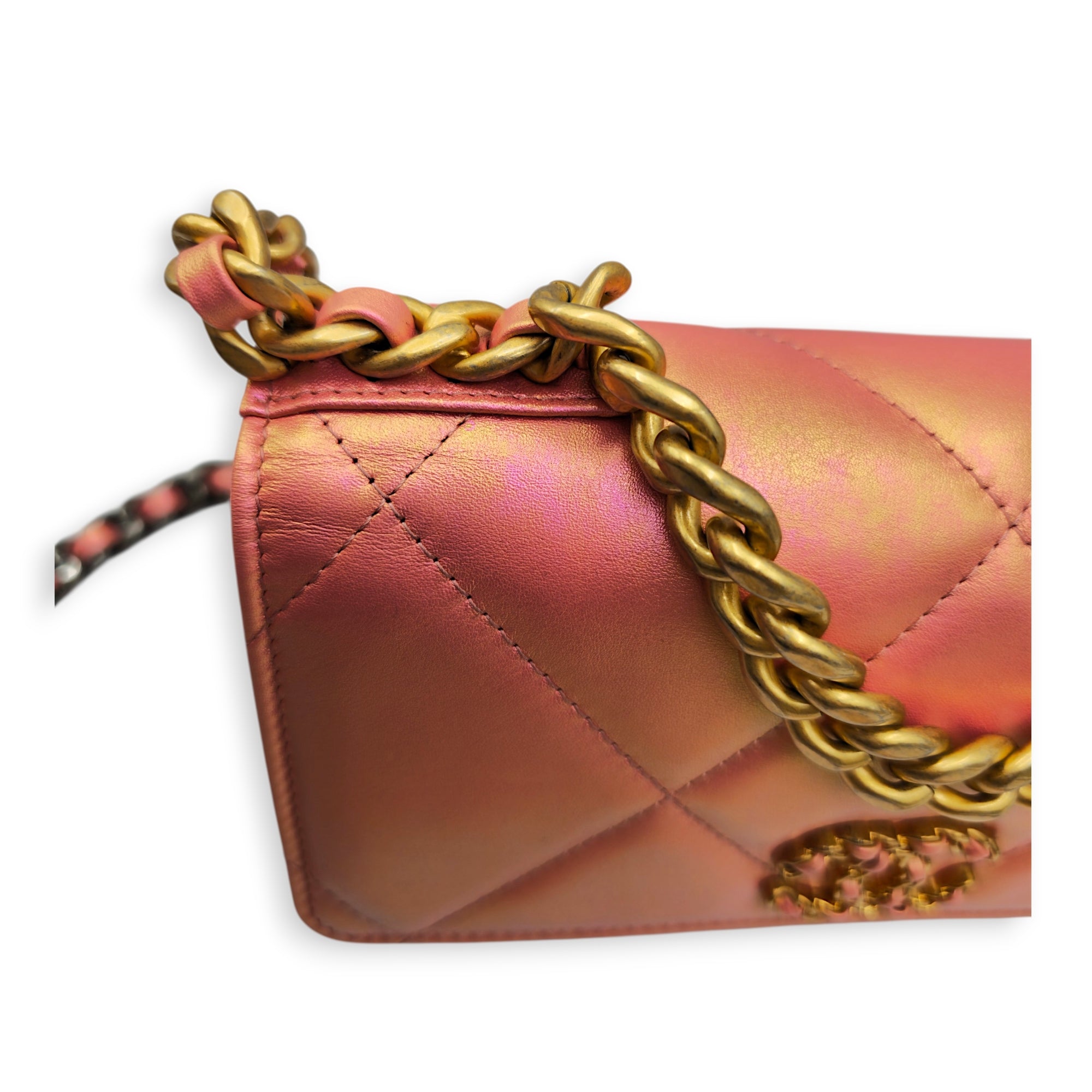 Wallet On Chain Iridescent Peach in Calfskin Mixed hardware CL2606-21899 13