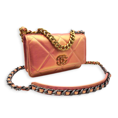 Wallet On Chain Iridescent Peach in Calfskin Mixed hardware CL2606-21899 14