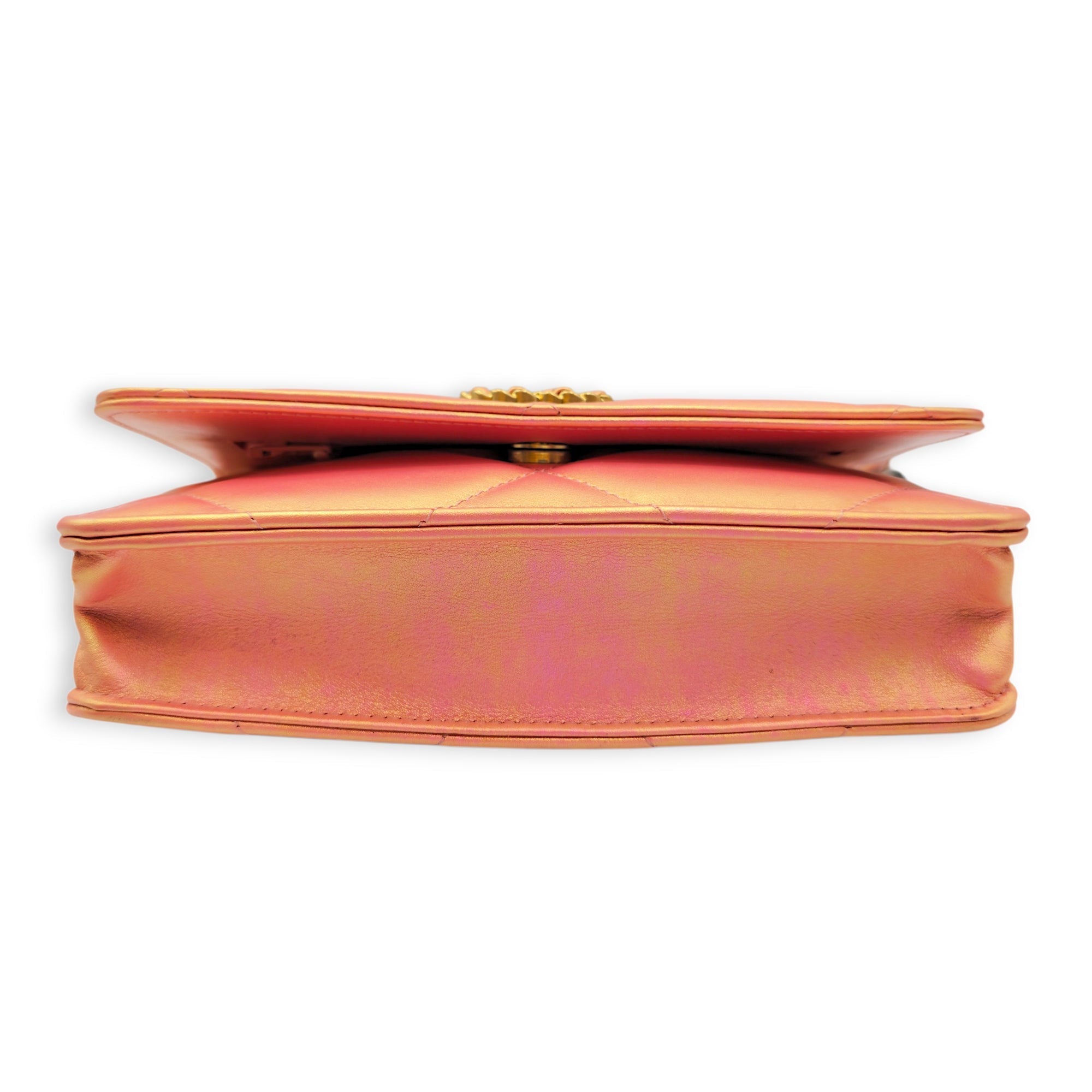 Wallet On Chain Iridescent Peach in Calfskin Mixed hardware CL2606-21899 5