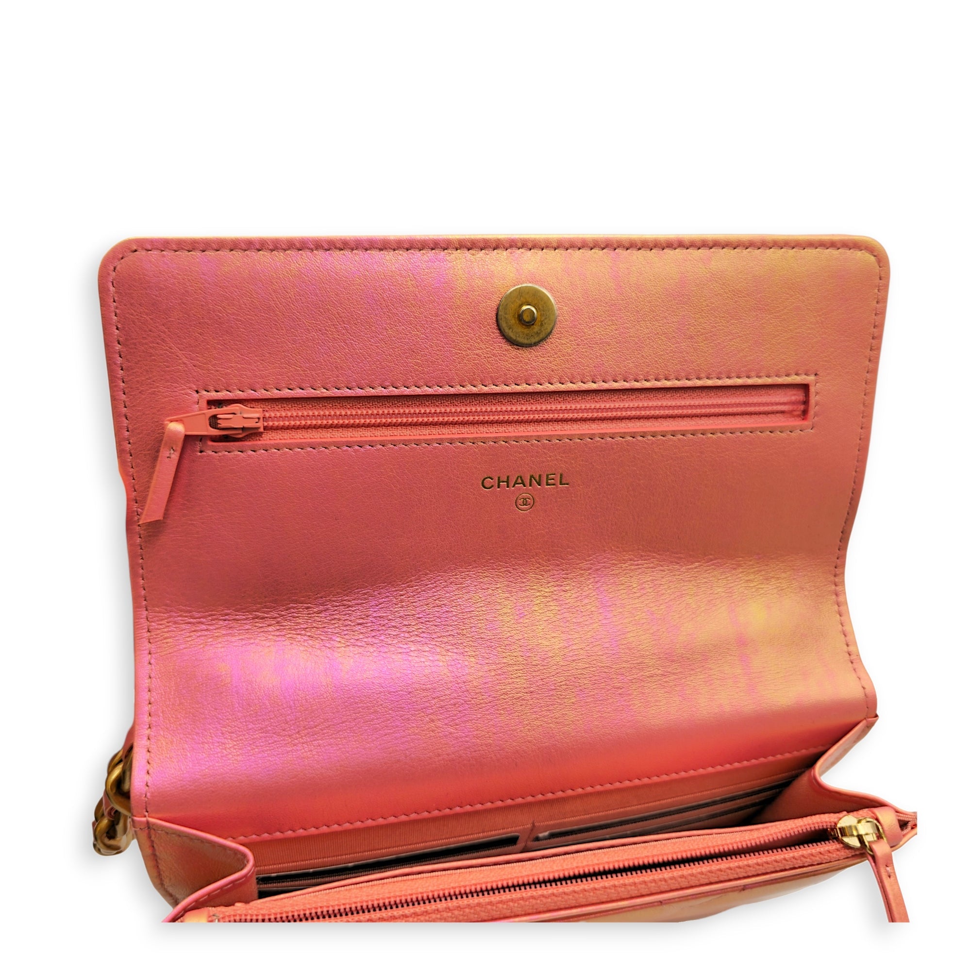 Wallet On Chain Iridescent Peach in Calfskin Mixed hardware CL2606-21899 7