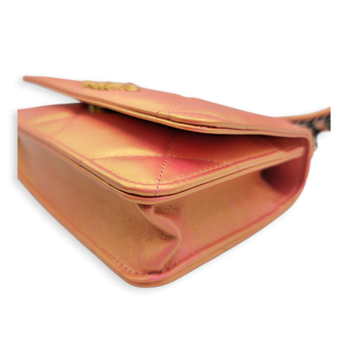 Wallet On Chain Iridescent Peach in Calfskin Mixed hardware CL2606-21899 8