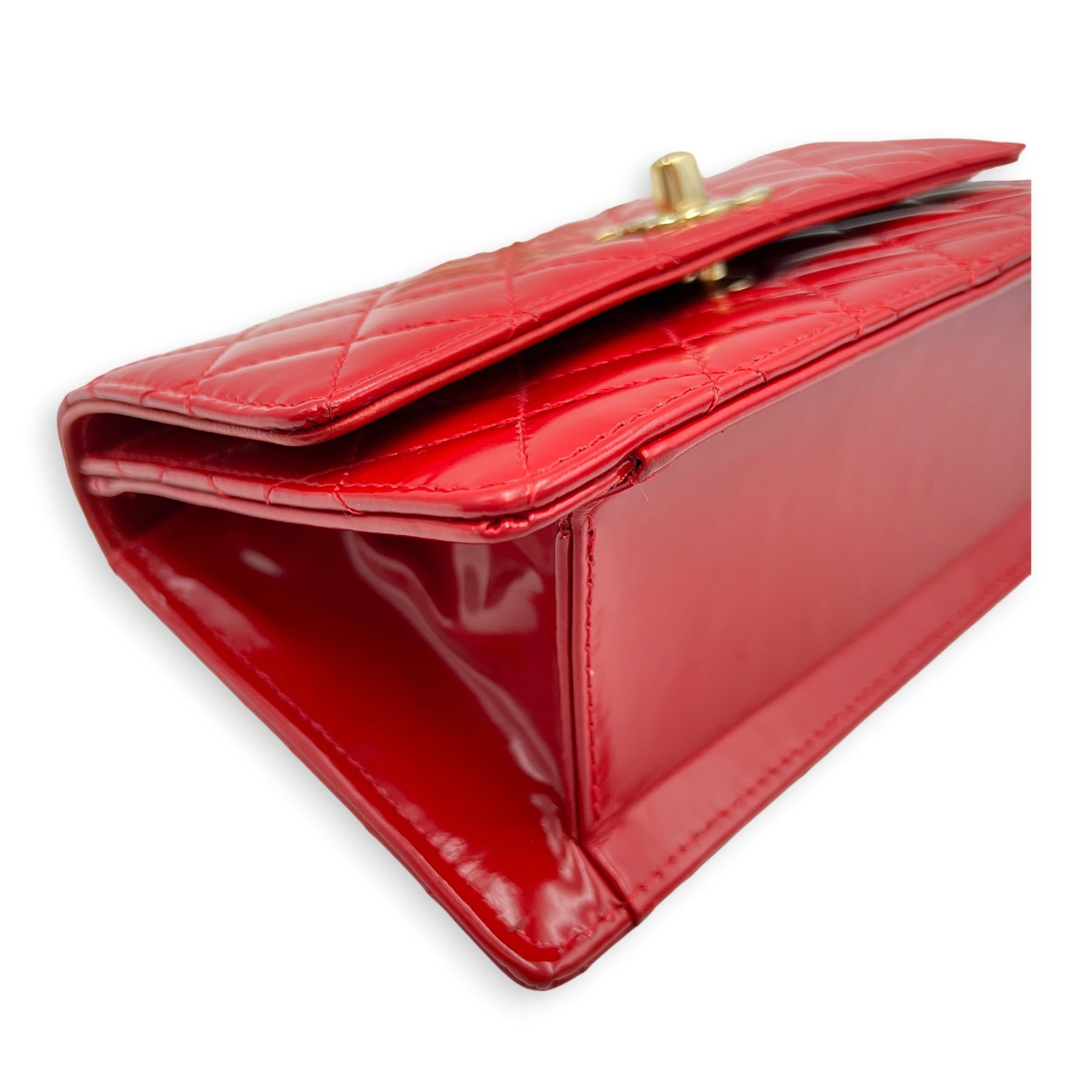 Flap Mini Red Crossbody Bag in Patent Leather Gold hardware CL2606-21931 8