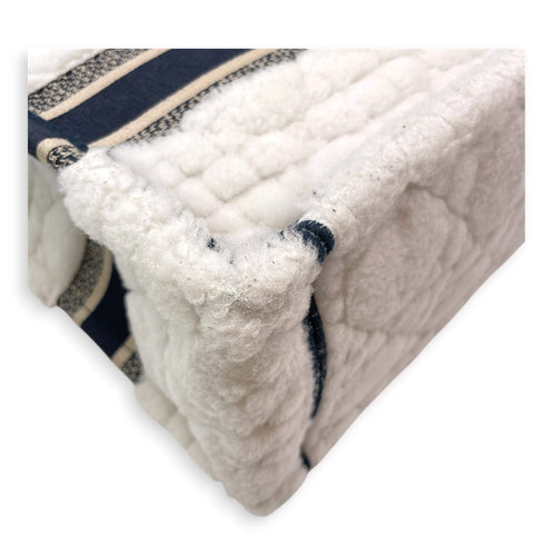 Book Tote Small White Top Handle Bag in Shearling CL2606-21975 12