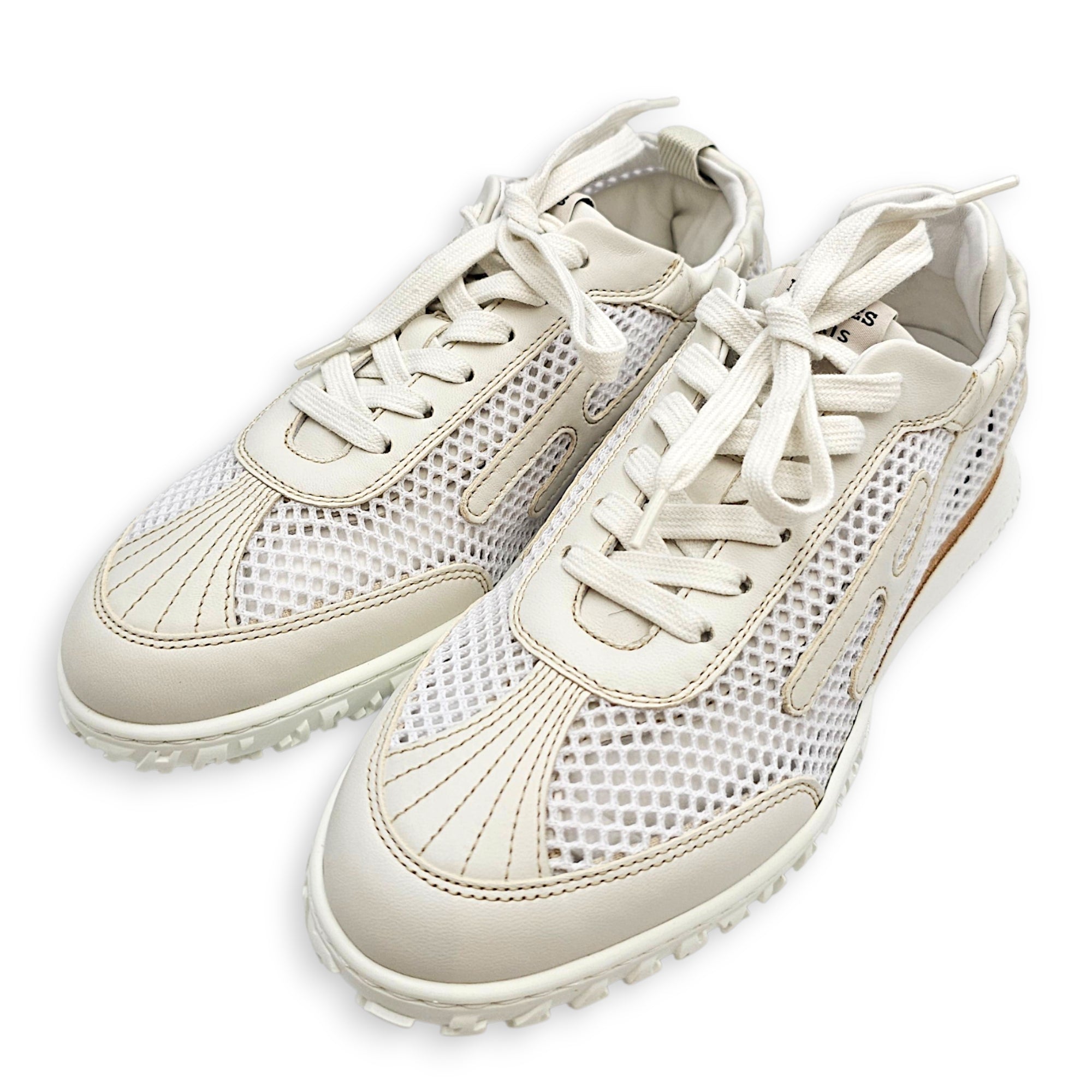 Jet 38 White Sneakers in Calfskin CL2606-21991 3
