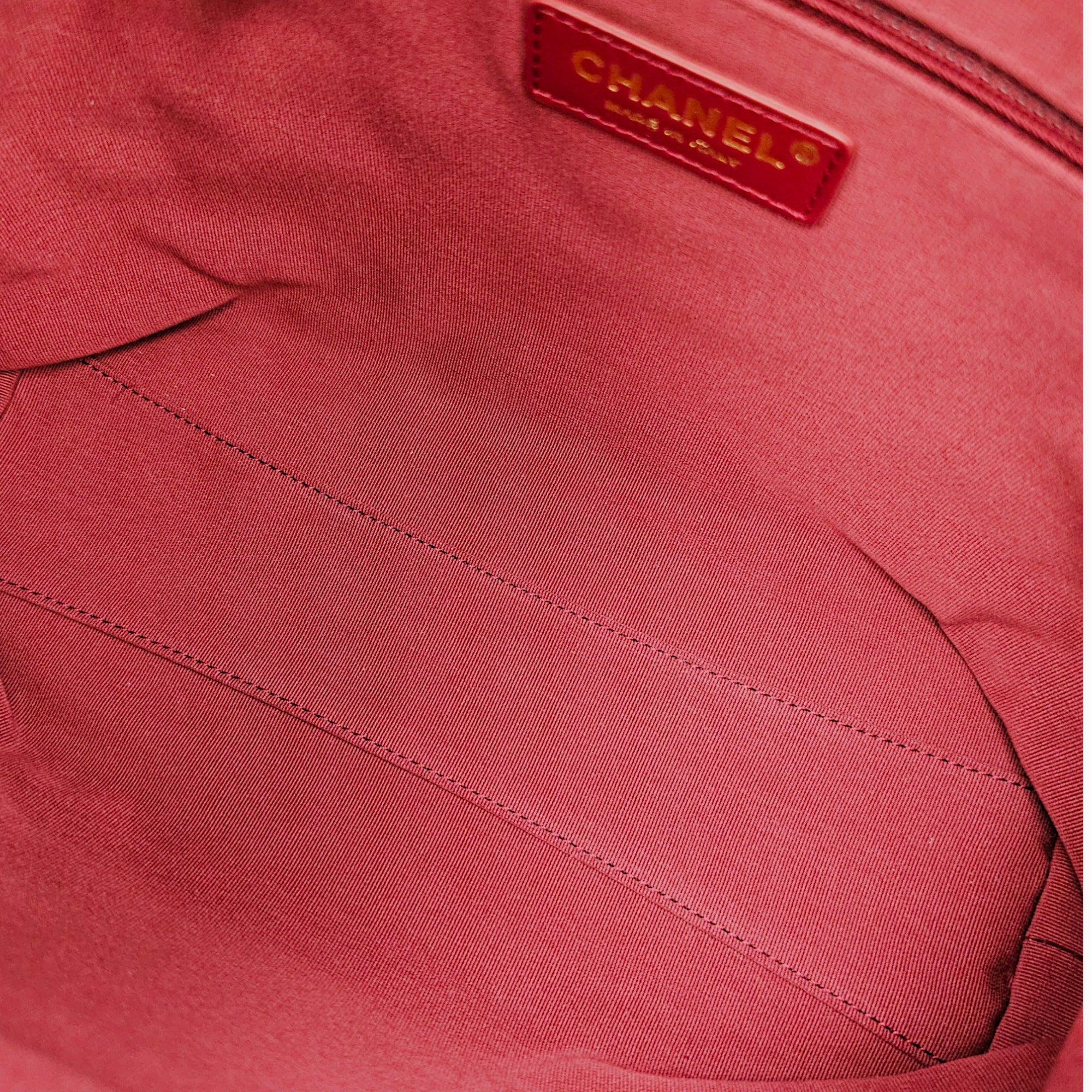 Pocket Hobo Maxi Red Shoulder Bag in Calfskin Gold hardware CL2606-22002 6