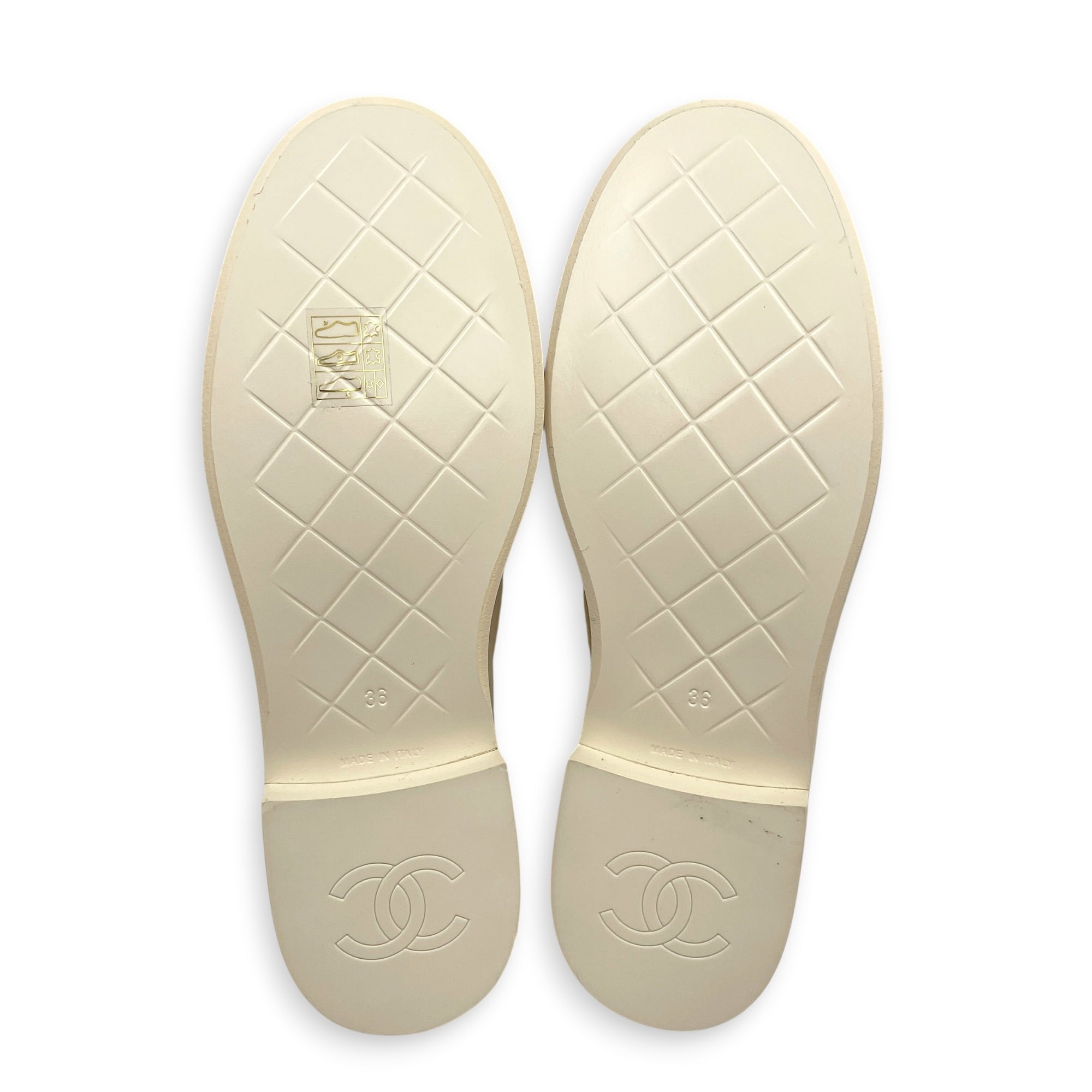 Loafers 36 Beige Shoes in Calfskin Gold hardware CL2606-22056 2