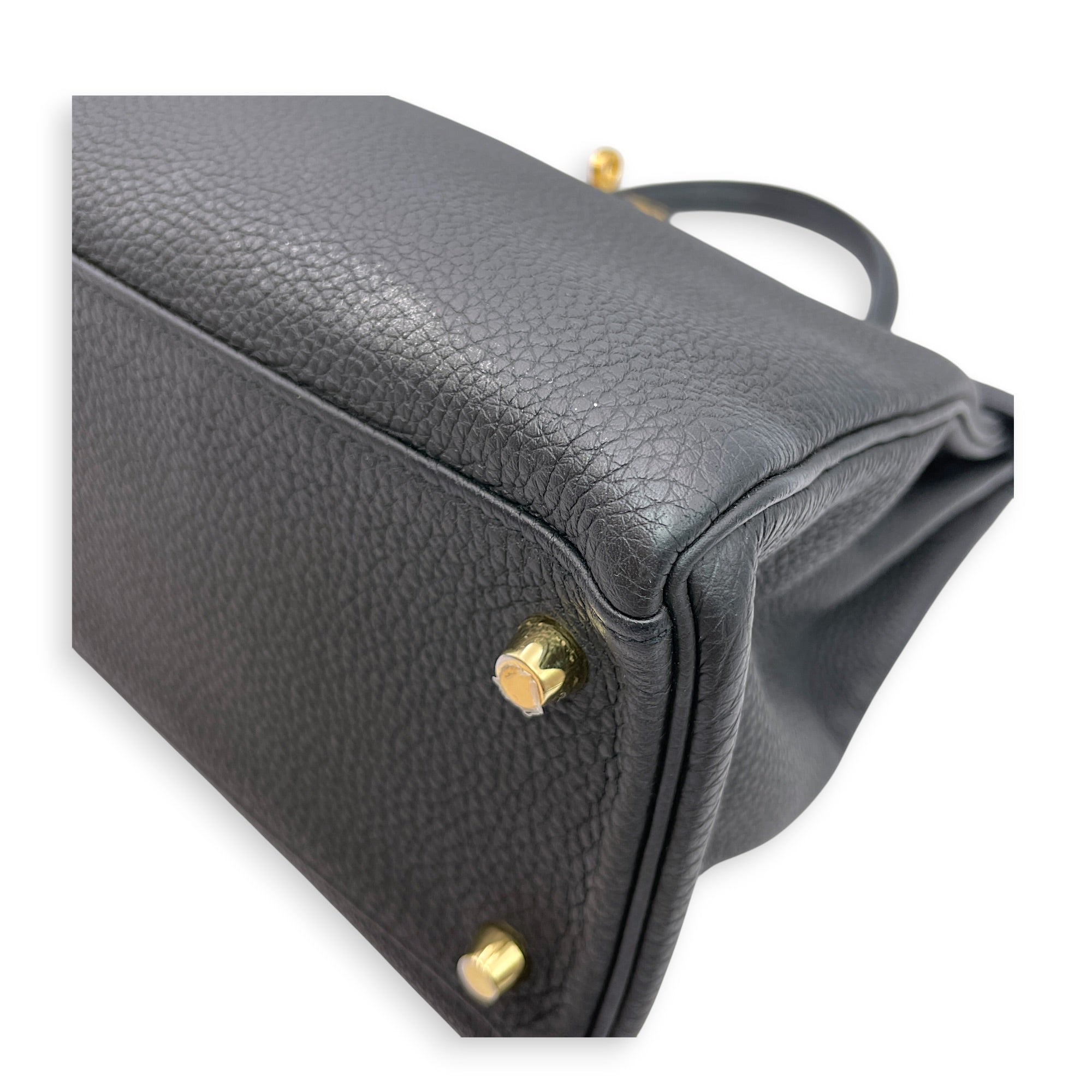 Kelly 32 Noir in Togo Gold hardware CL2606-22115 6