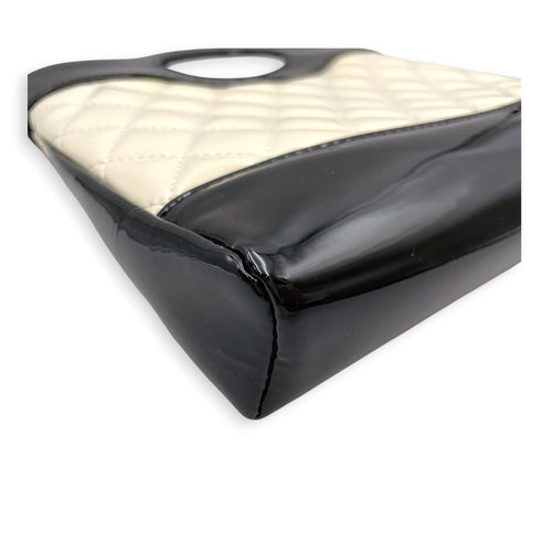 31 Shopping Tote Small White Shoulder Bag in Patent Leather Gold hardware CL2607-22222 11