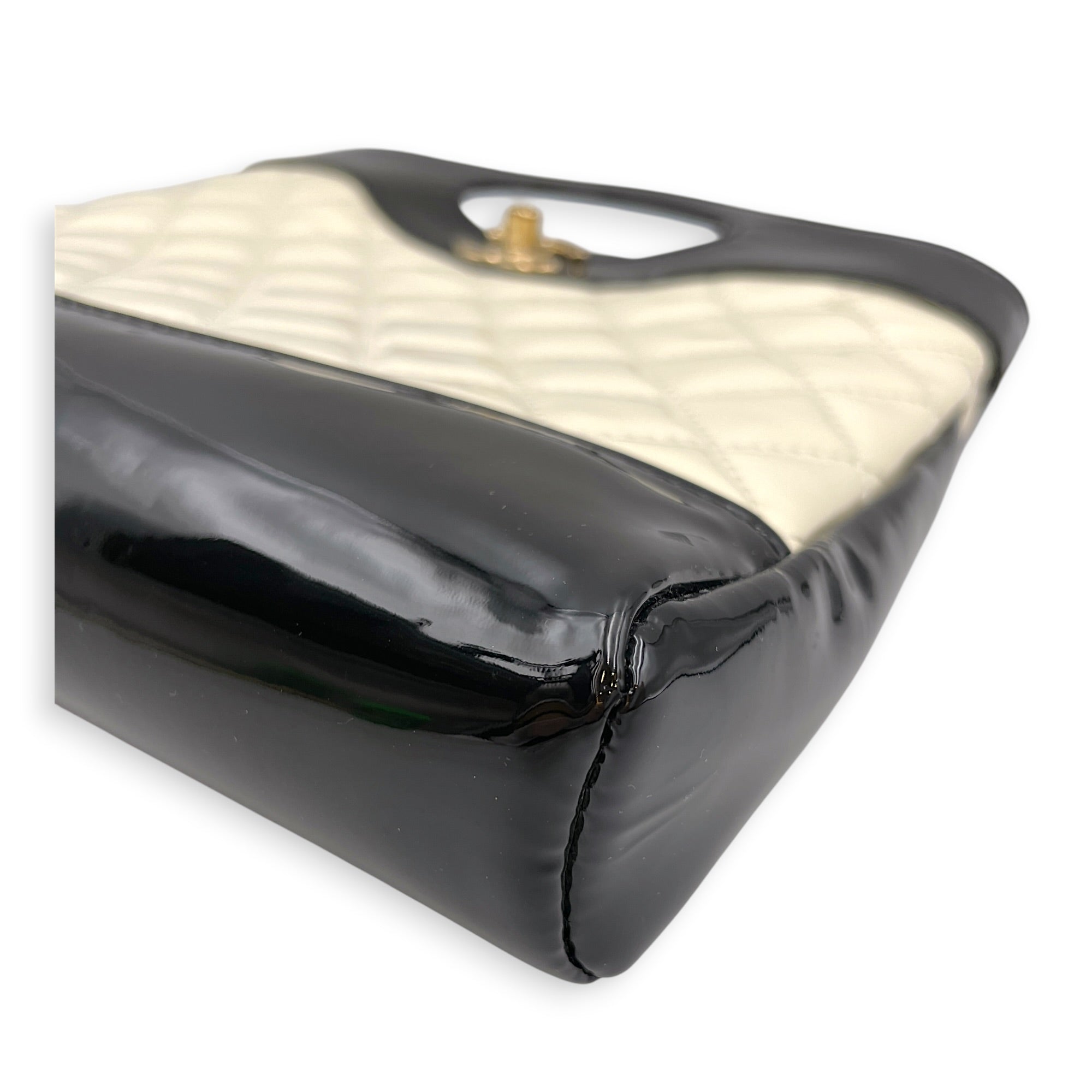 31 Shopping Tote Small White Shoulder Bag in Patent Leather Gold hardware CL2607-22222 6