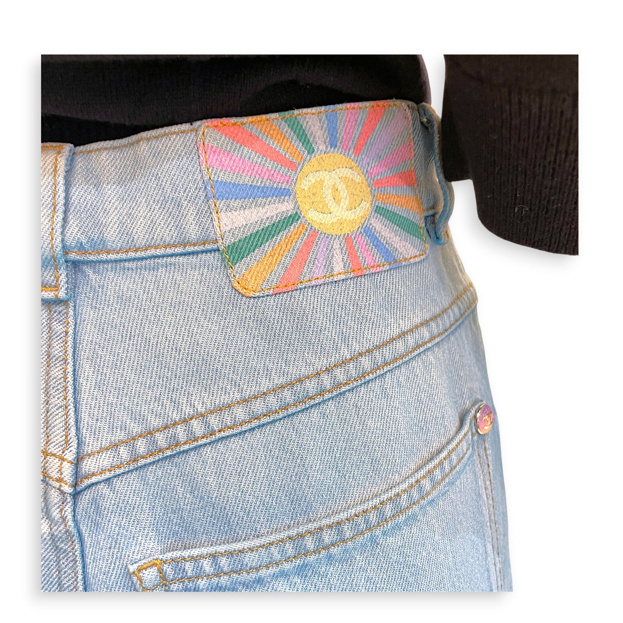Light Wash blue Denim Jeans with rainbow -coloured button Size 36  Blue Ready-To-Wear in Cotton CL2607-22248 4