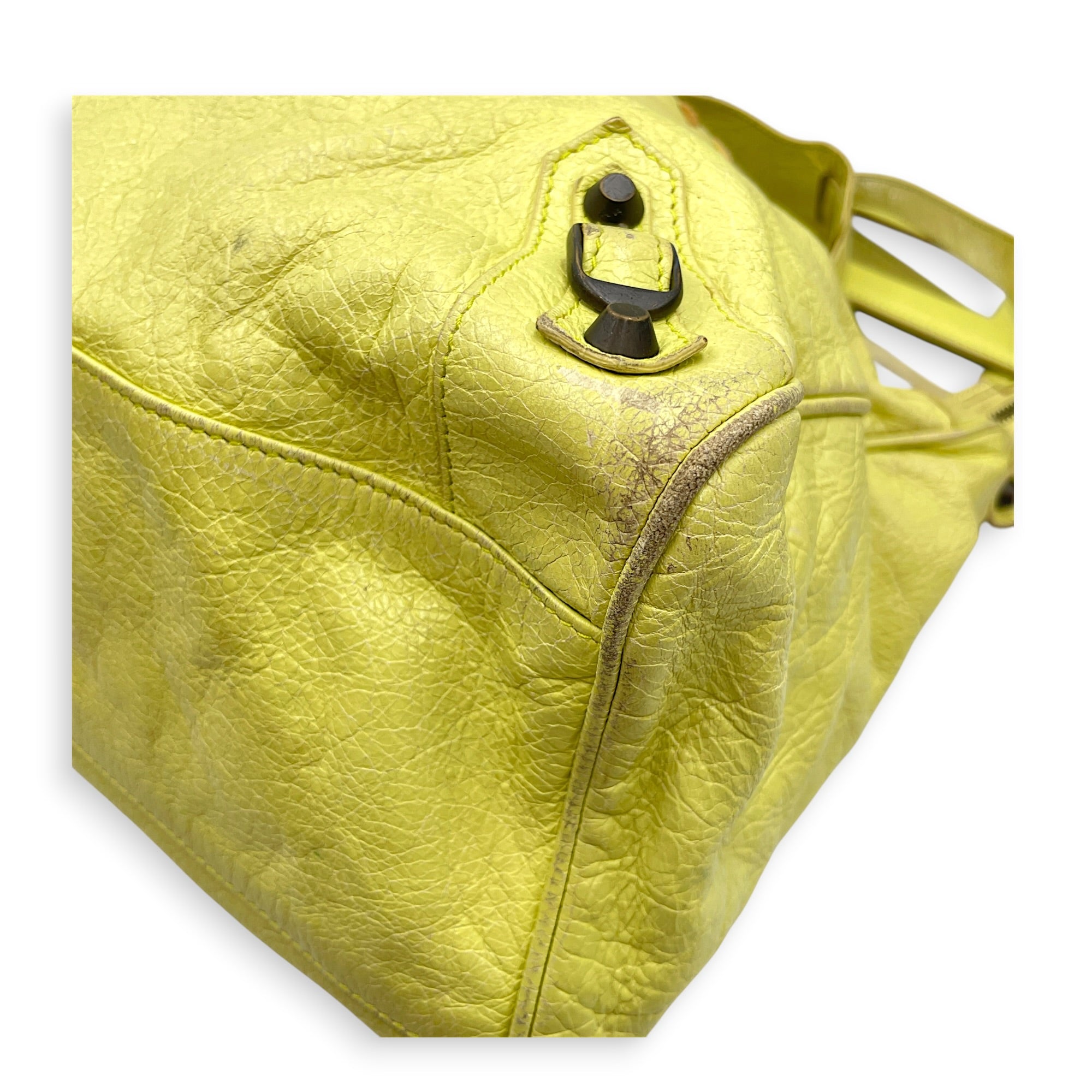 Velo Yellow Shoulder Bag in Distressed Leather Ruthenium hardware