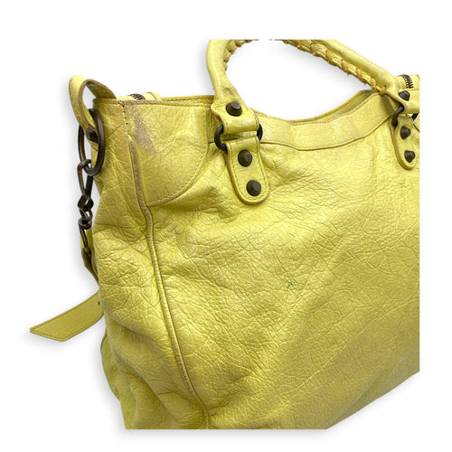 Velo Yellow Shoulder Bag in Distressed Leather Ruthenium hardware