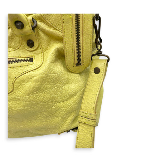 Velo Yellow Shoulder Bag in Distressed Leather Ruthenium hardware