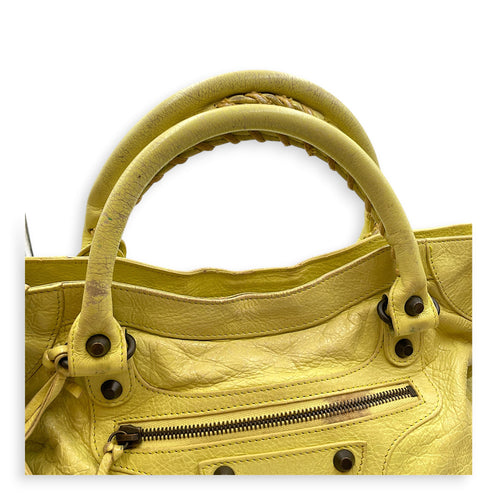 Velo Yellow Shoulder Bag in Distressed Leather Ruthenium hardware