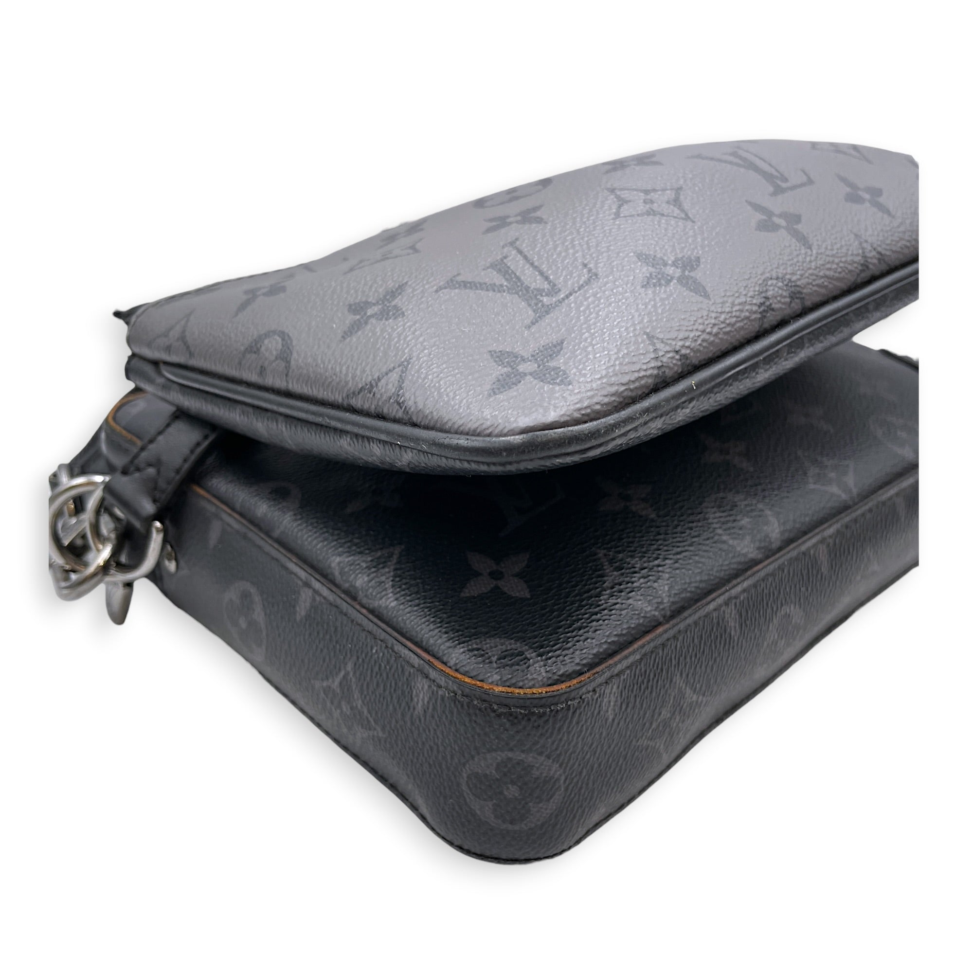 Tri Messenger Eclipse Monogram Reverse Grey Crossbody Bag in Canvas Silver hardware CL2607-22286 10