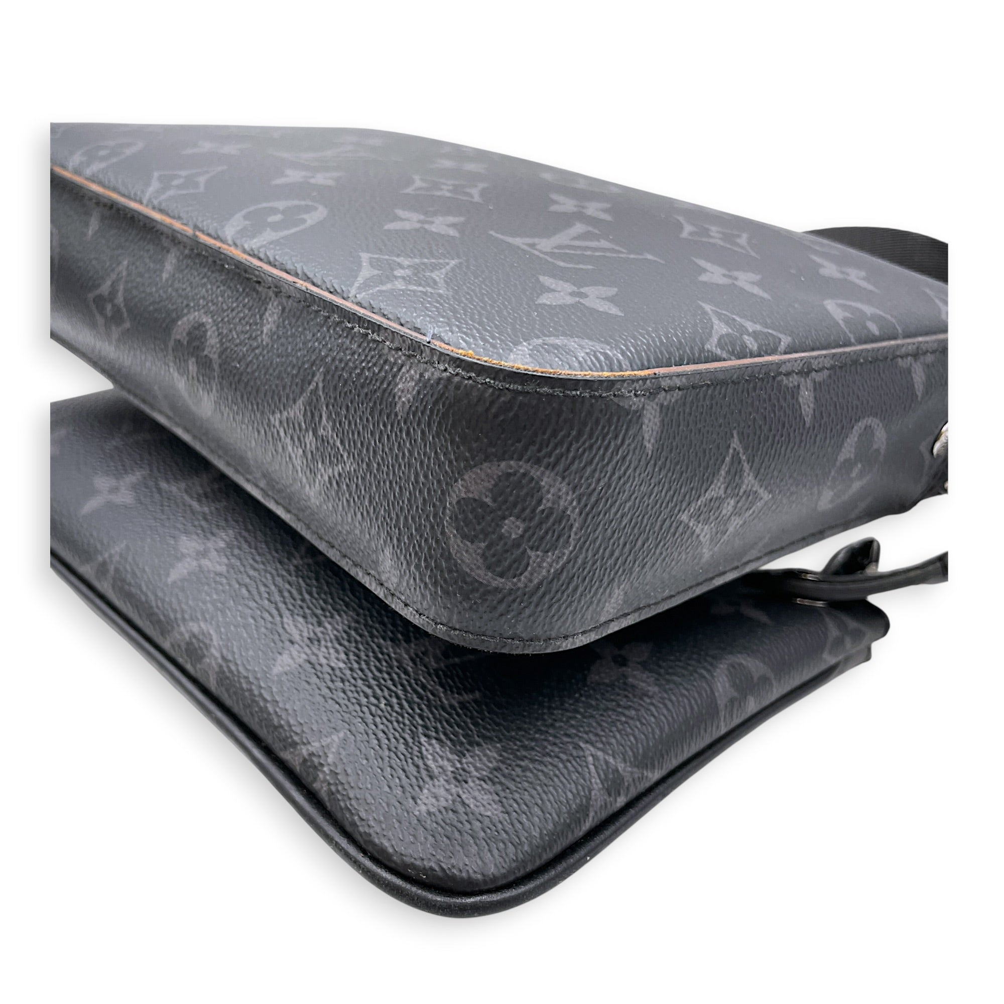 Tri Messenger Eclipse Monogram Reverse Grey Crossbody Bag in Canvas Silver hardware CL2607-22286 13