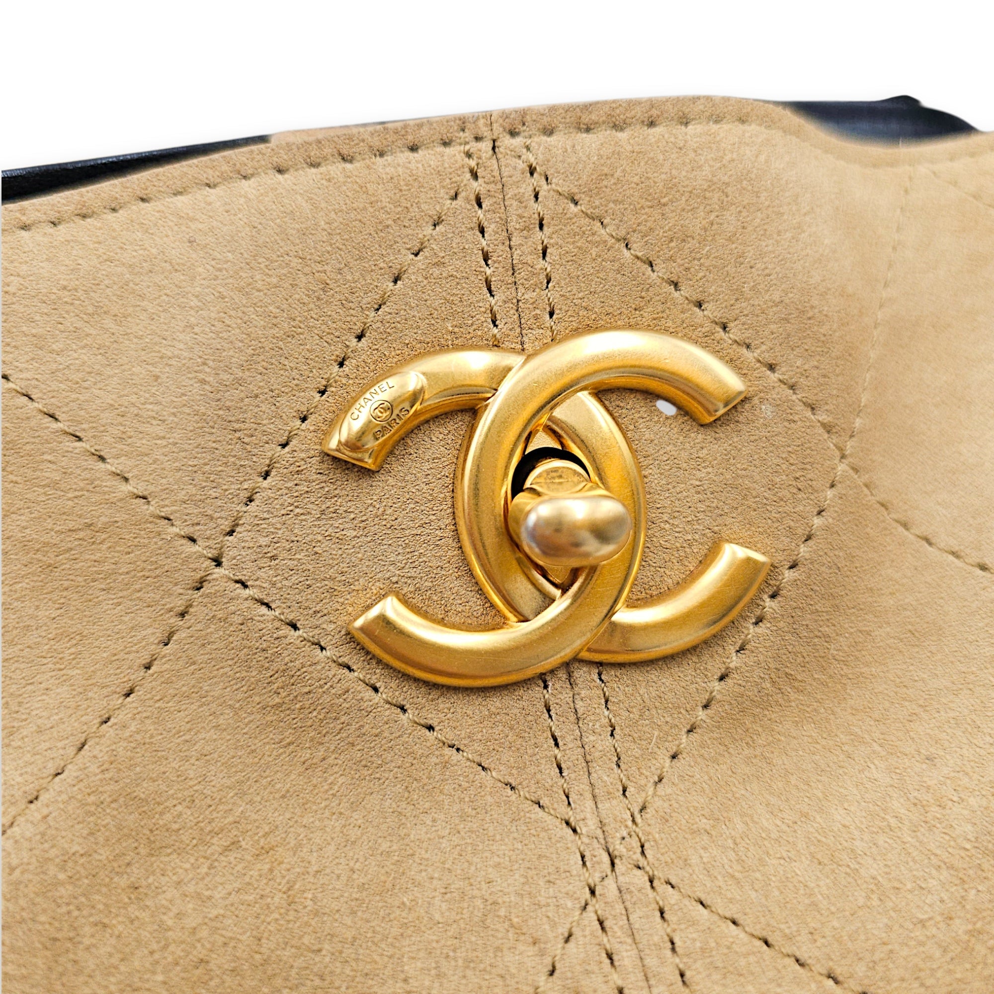 25A Two tone Shopping 33 cm Beige Shoulder Bag in Suede Leather Gold hardware CL2607-22321 13