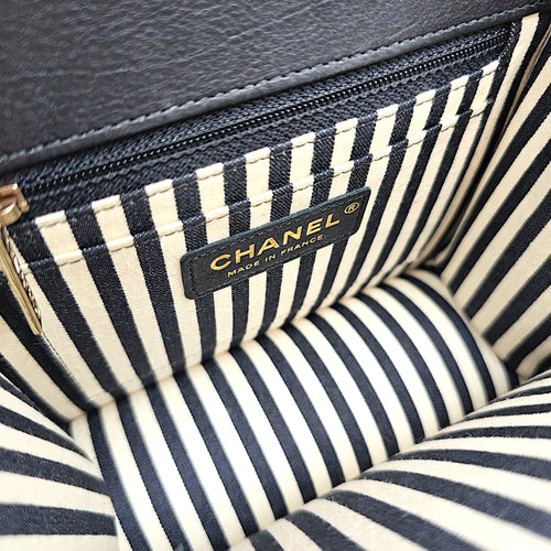 Chevron V Stitch Flap 18 Black Crossbody Bag Gold hardware