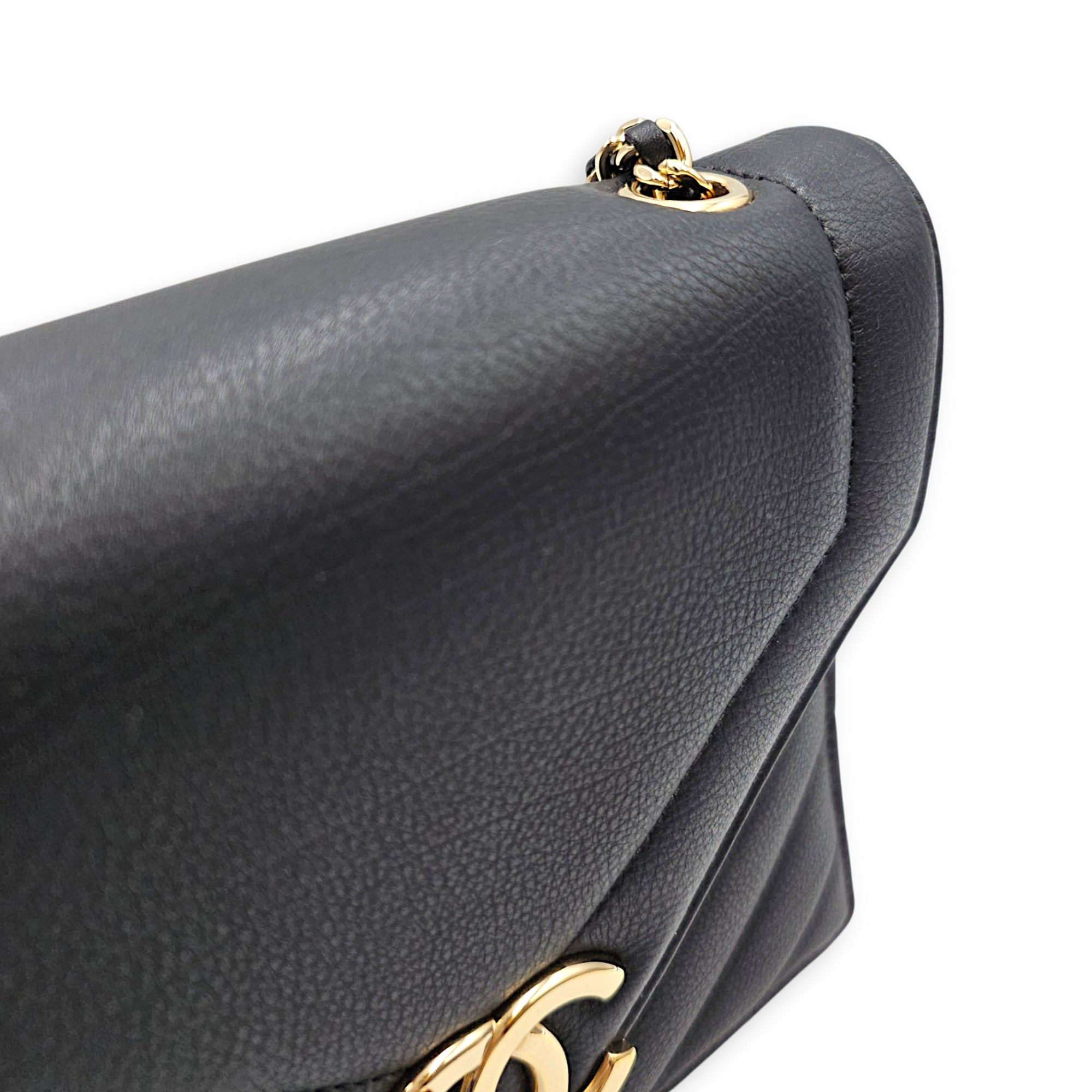 Chevron V Stitch Flap 18 Black Crossbody Bag Gold hardware