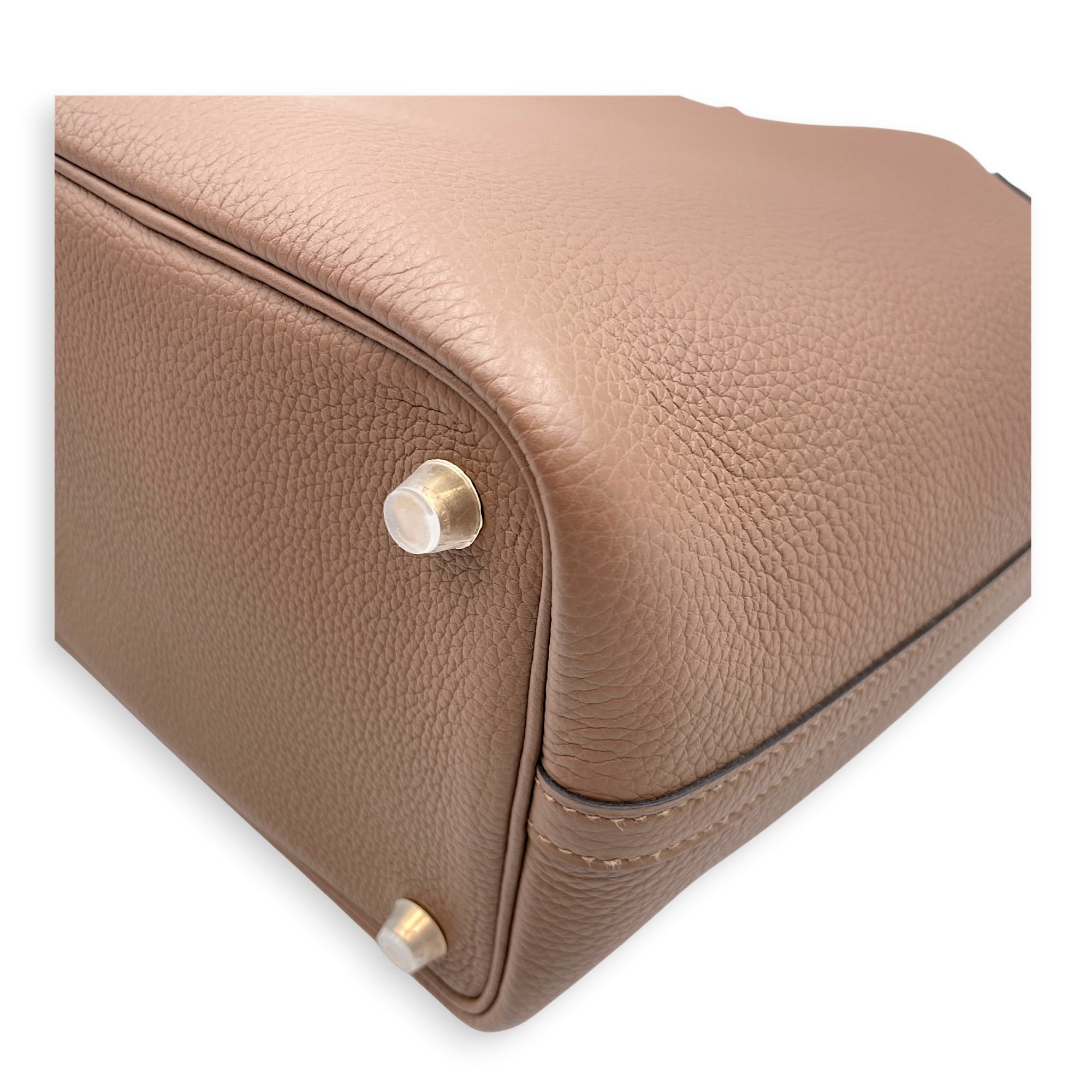 Picotin 18 Beige de weimar in Maurice Gold hardware