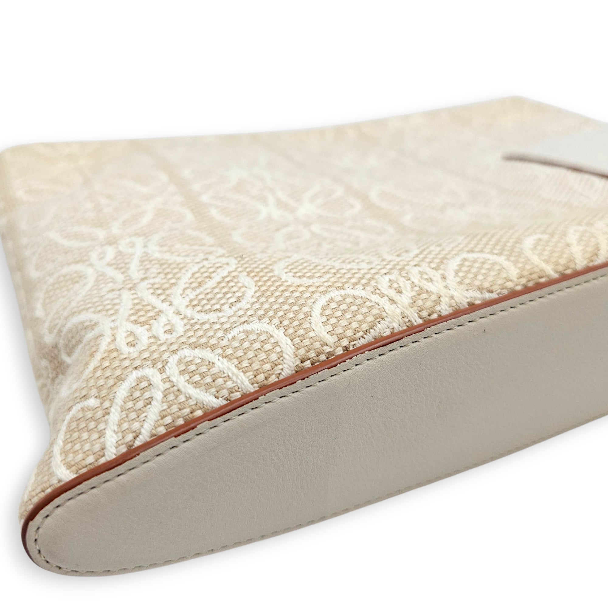 Anagram Oblong 27cm Beige Clutch in Canvas Gold hardware CL2607-22544 7
