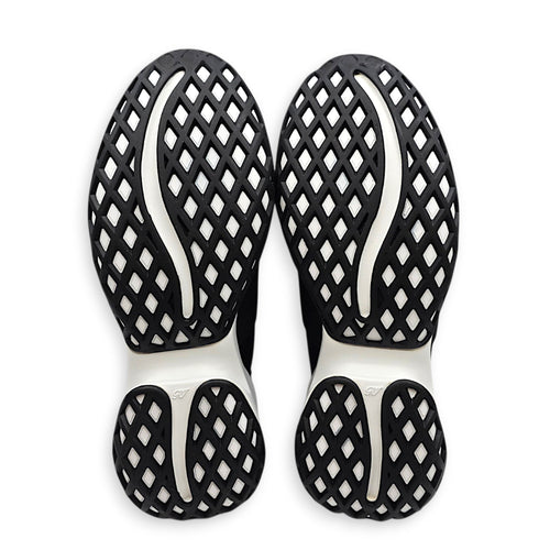 Viv Run Sneakers  39.5 Black Shoes in Canvas CL2607-22562 2