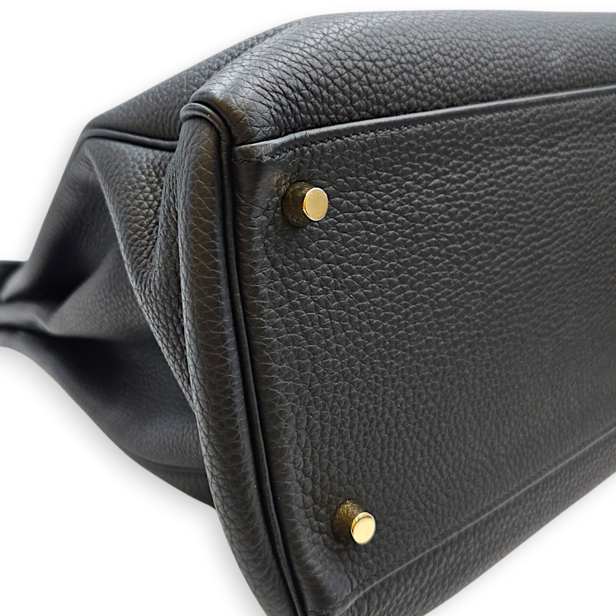 Kelly 40 Noir in Togo Gold hardware CL2607-22615 7