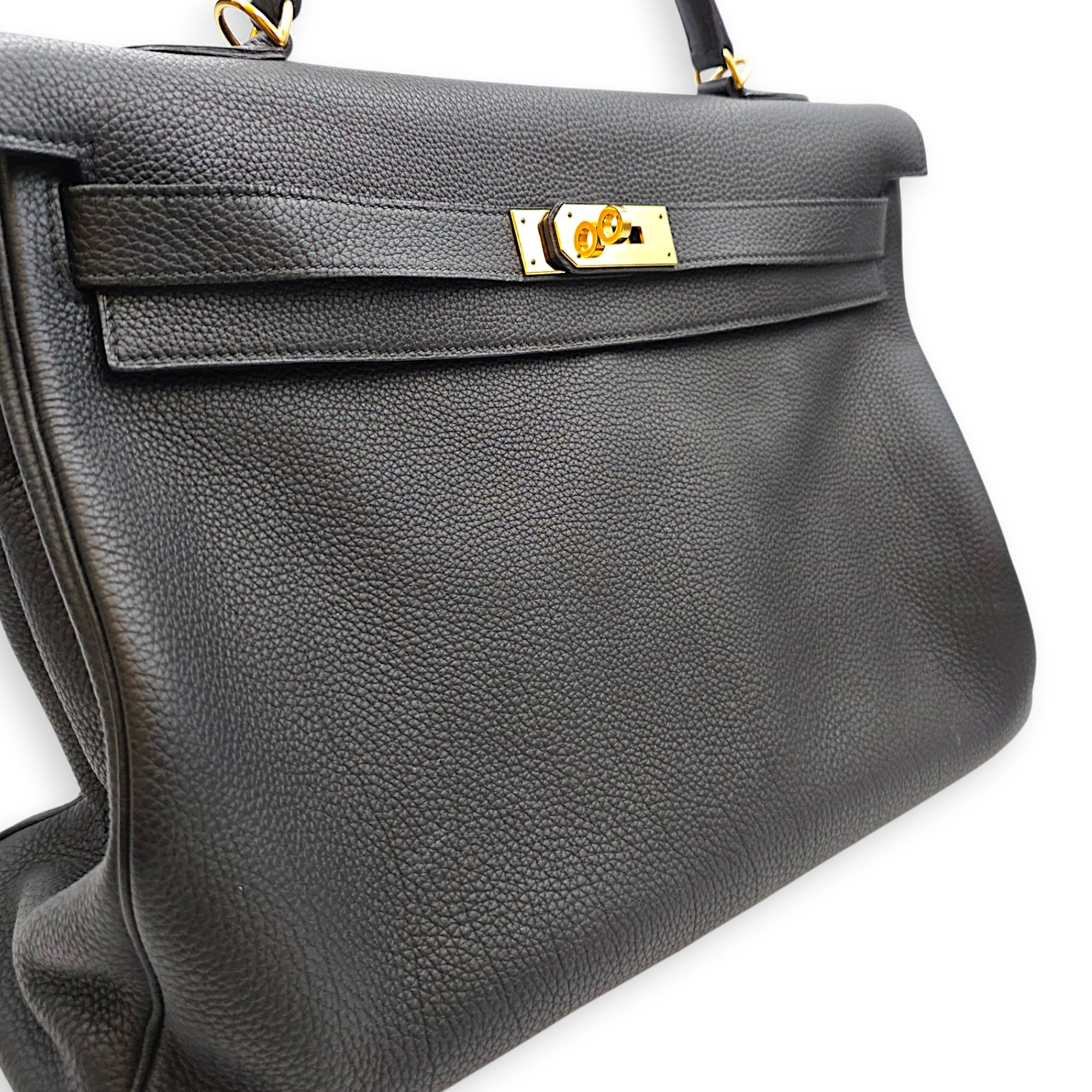 Kelly 40 Noir in Togo Gold hardware CL2607-22615 9